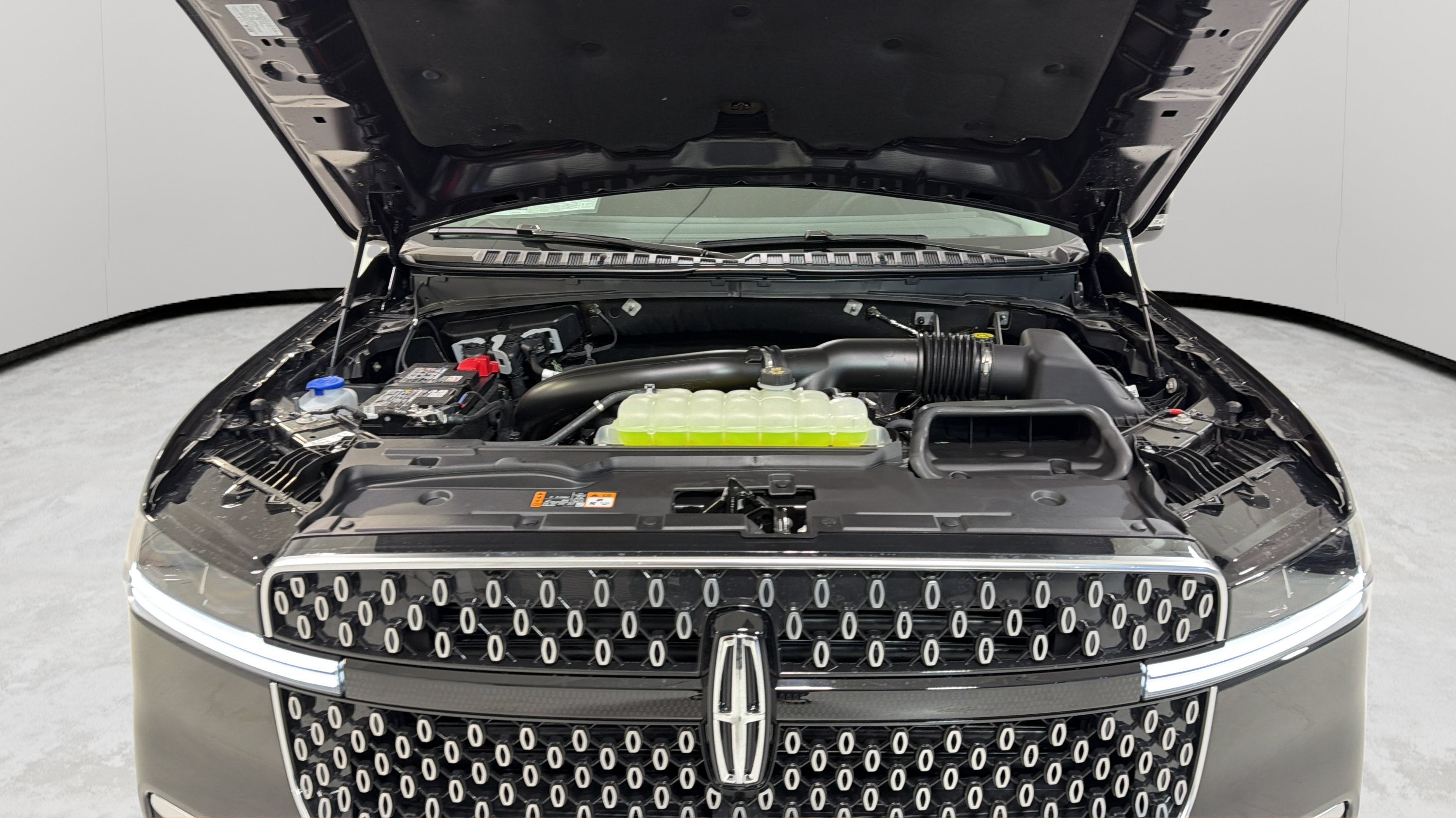 2027 Lincoln Navigator Premiere