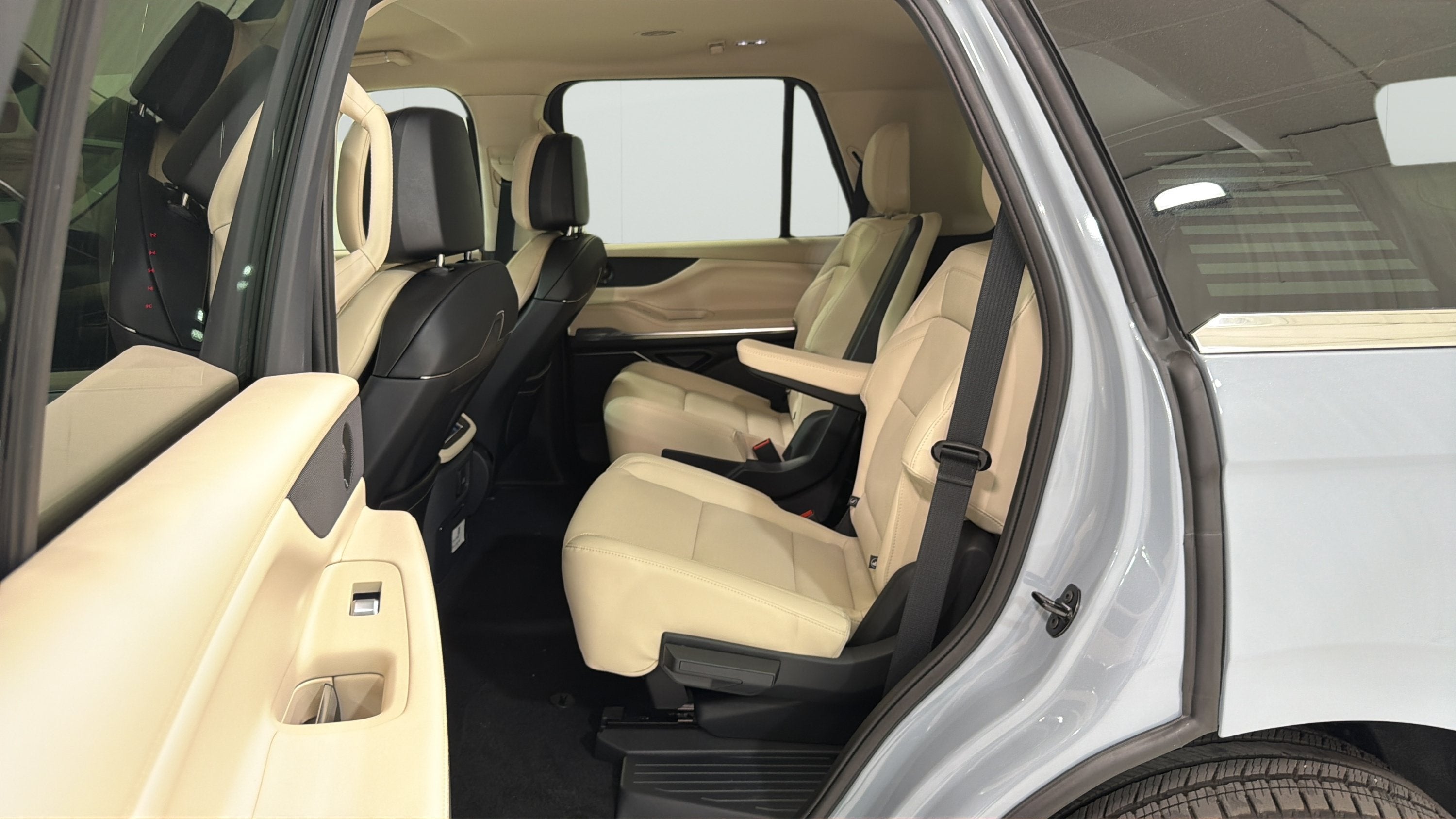 2027 Lincoln Navigator Premiere