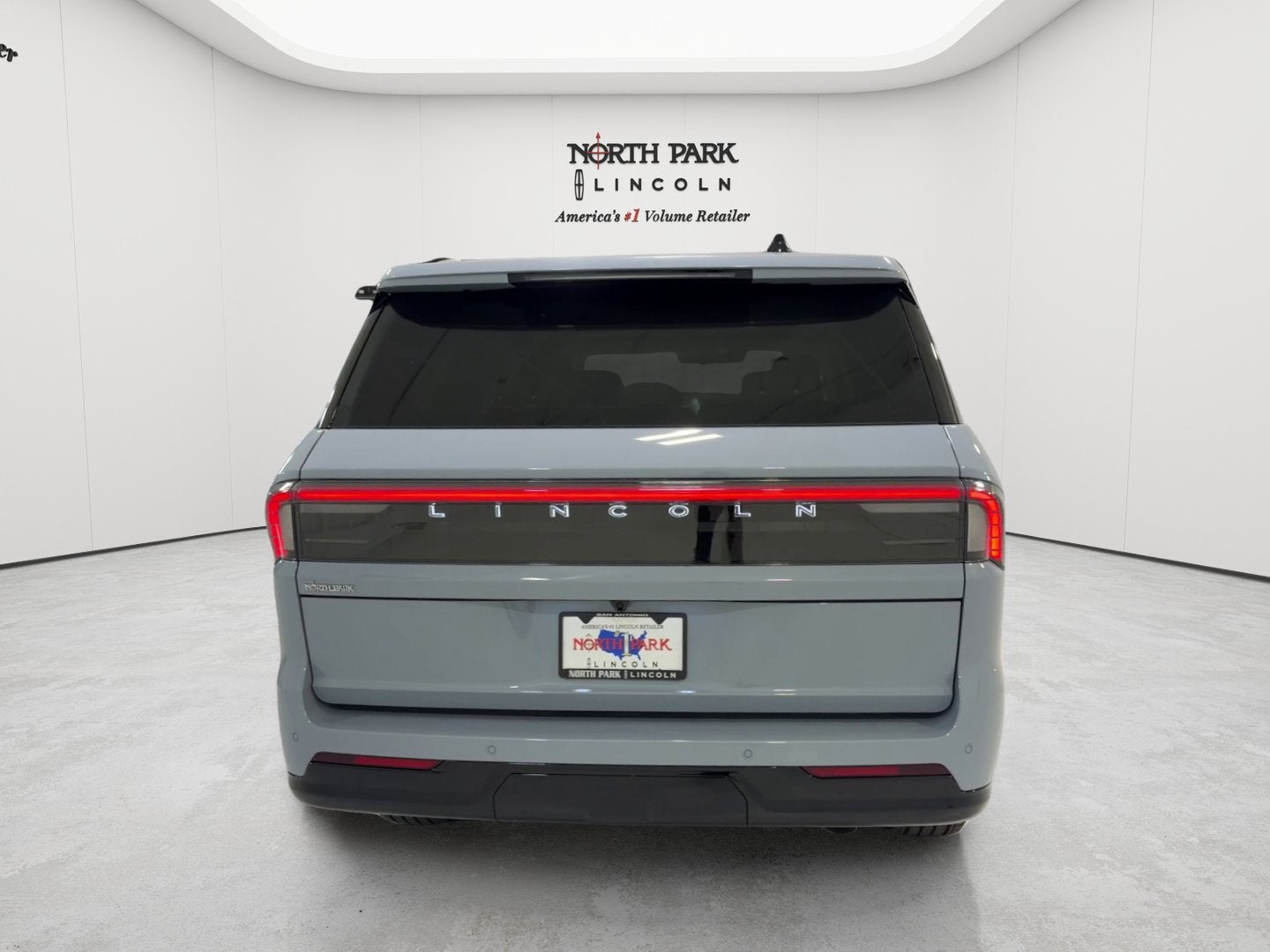 2027 Lincoln Navigator Premiere