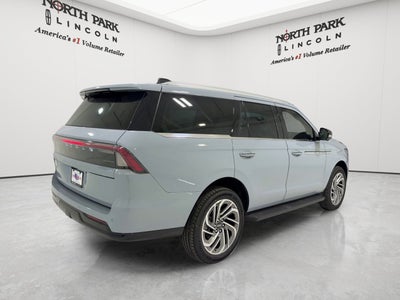 2027 Lincoln Navigator Premiere