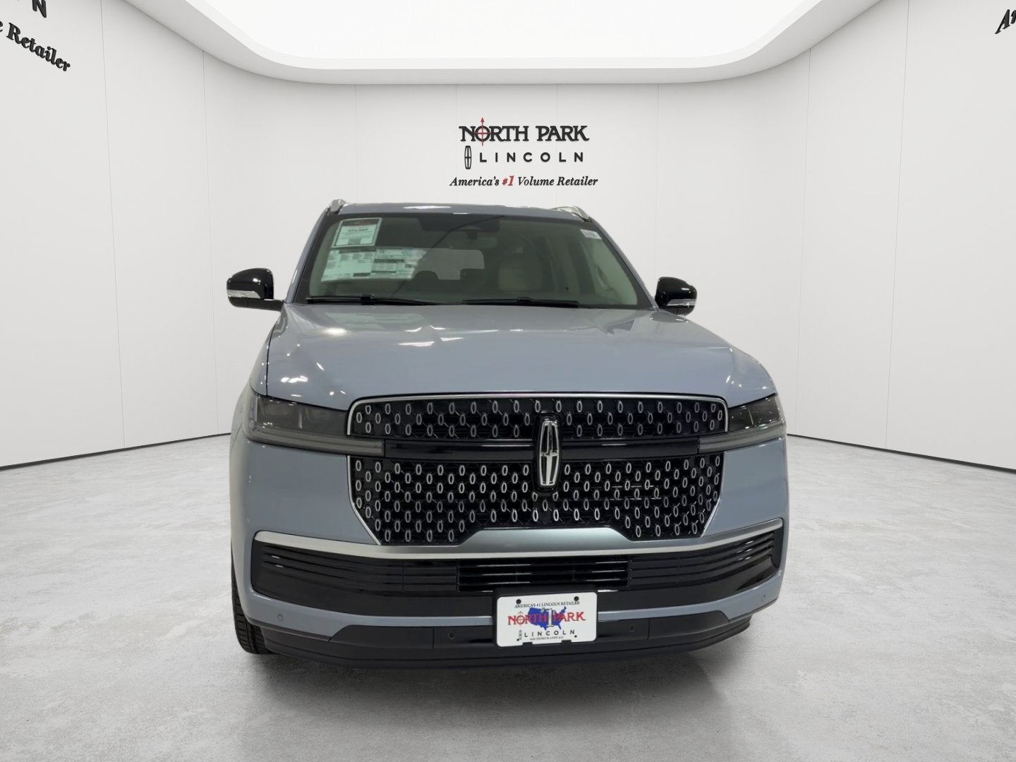 2027 Lincoln Navigator Premiere