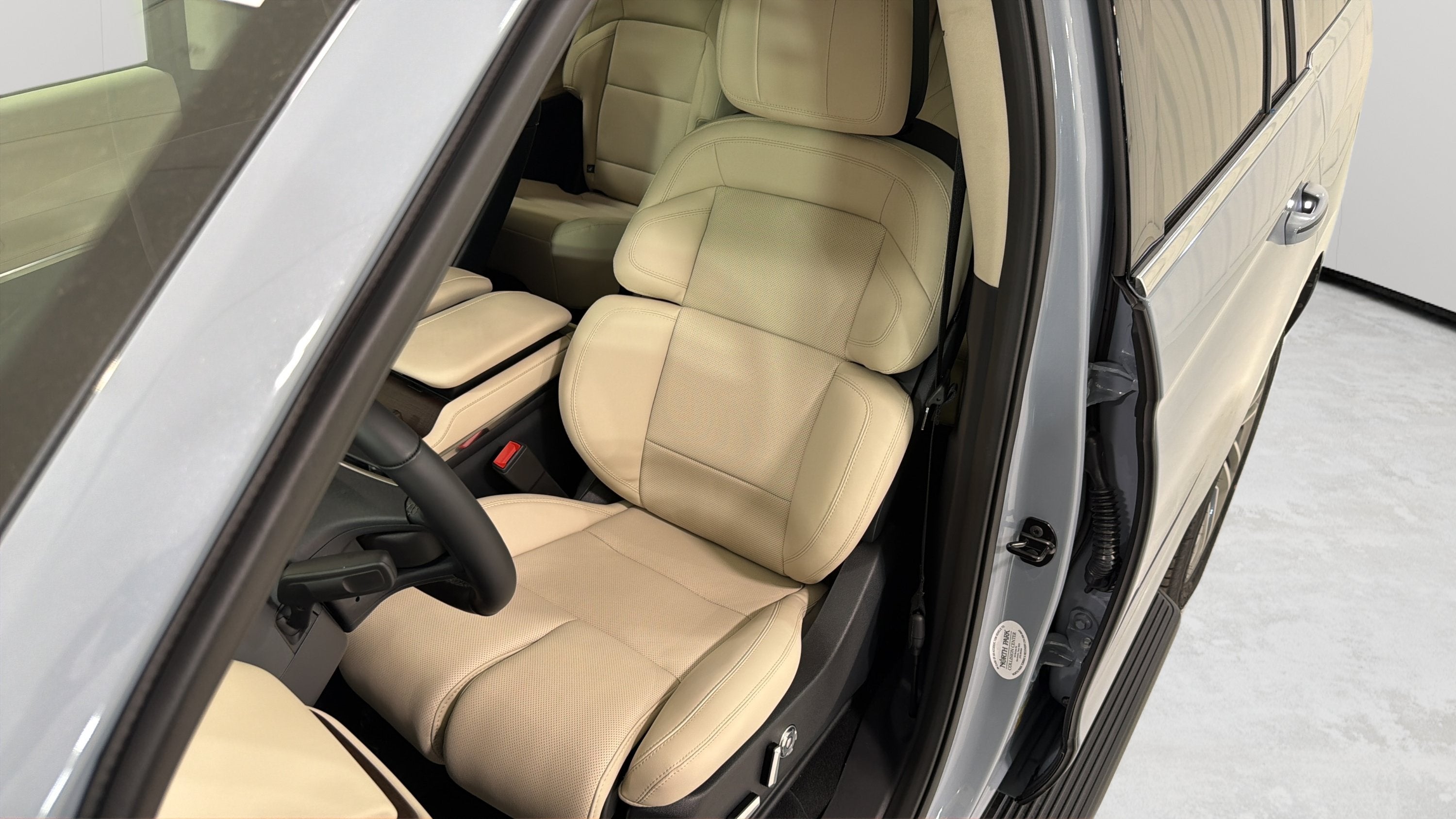 2027 Lincoln Navigator Premiere