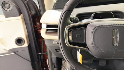 2027 Lincoln Navigator Premiere