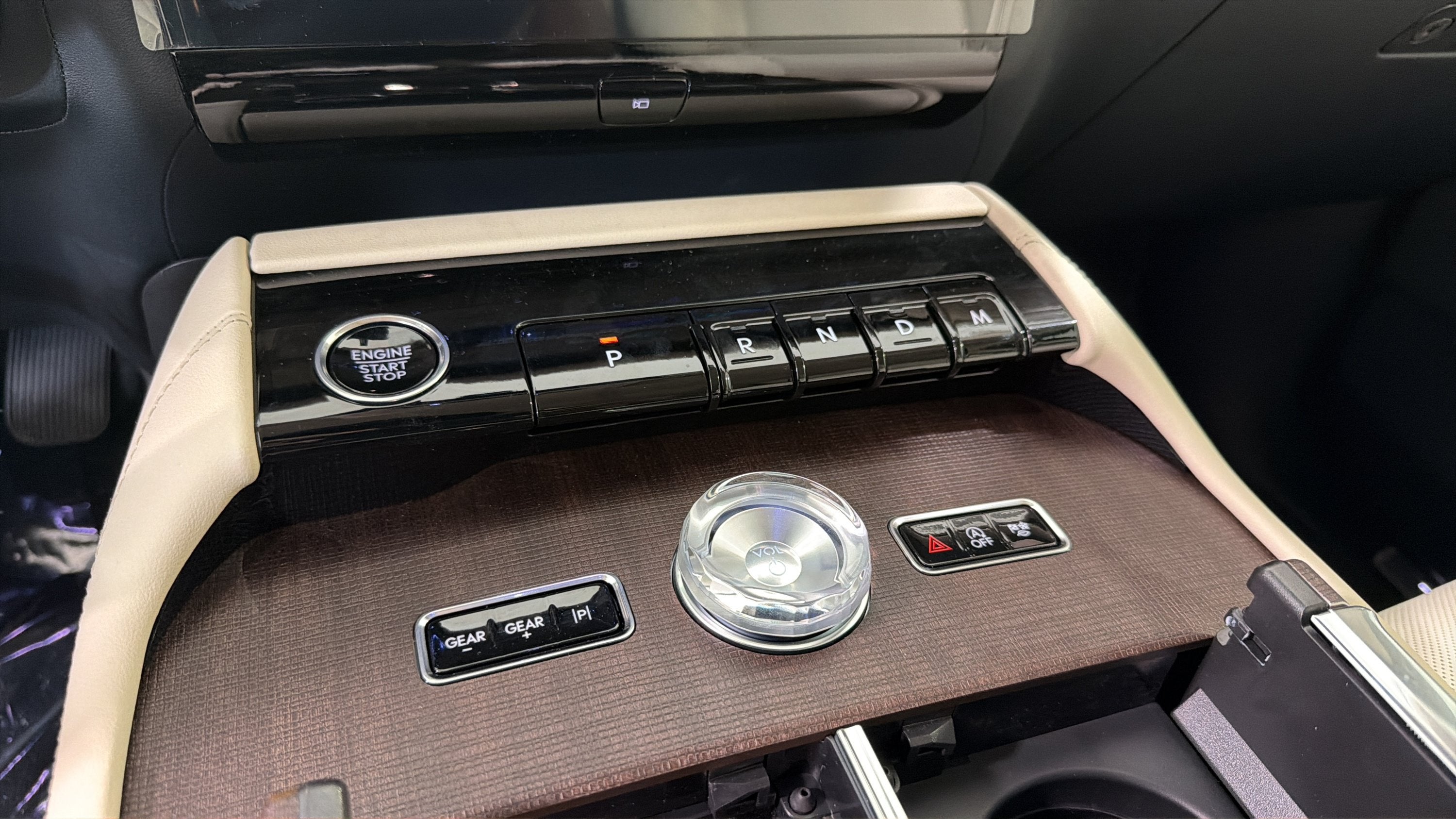 2027 Lincoln Navigator Premiere