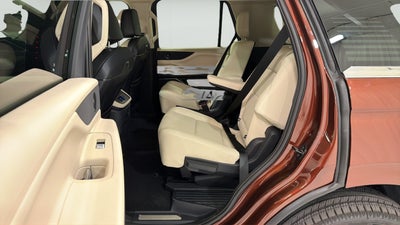 2027 Lincoln Navigator Premiere