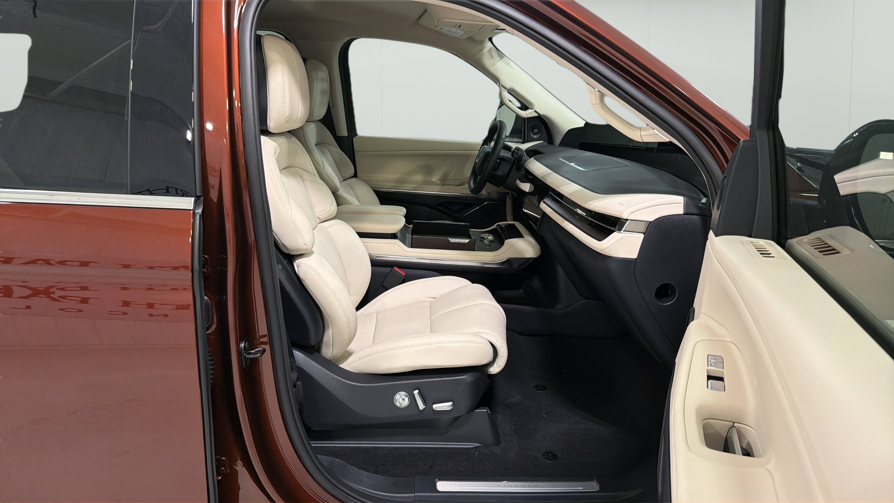 2027 Lincoln Navigator Premiere
