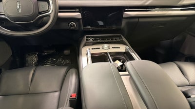 2027 Lincoln Navigator Reserve