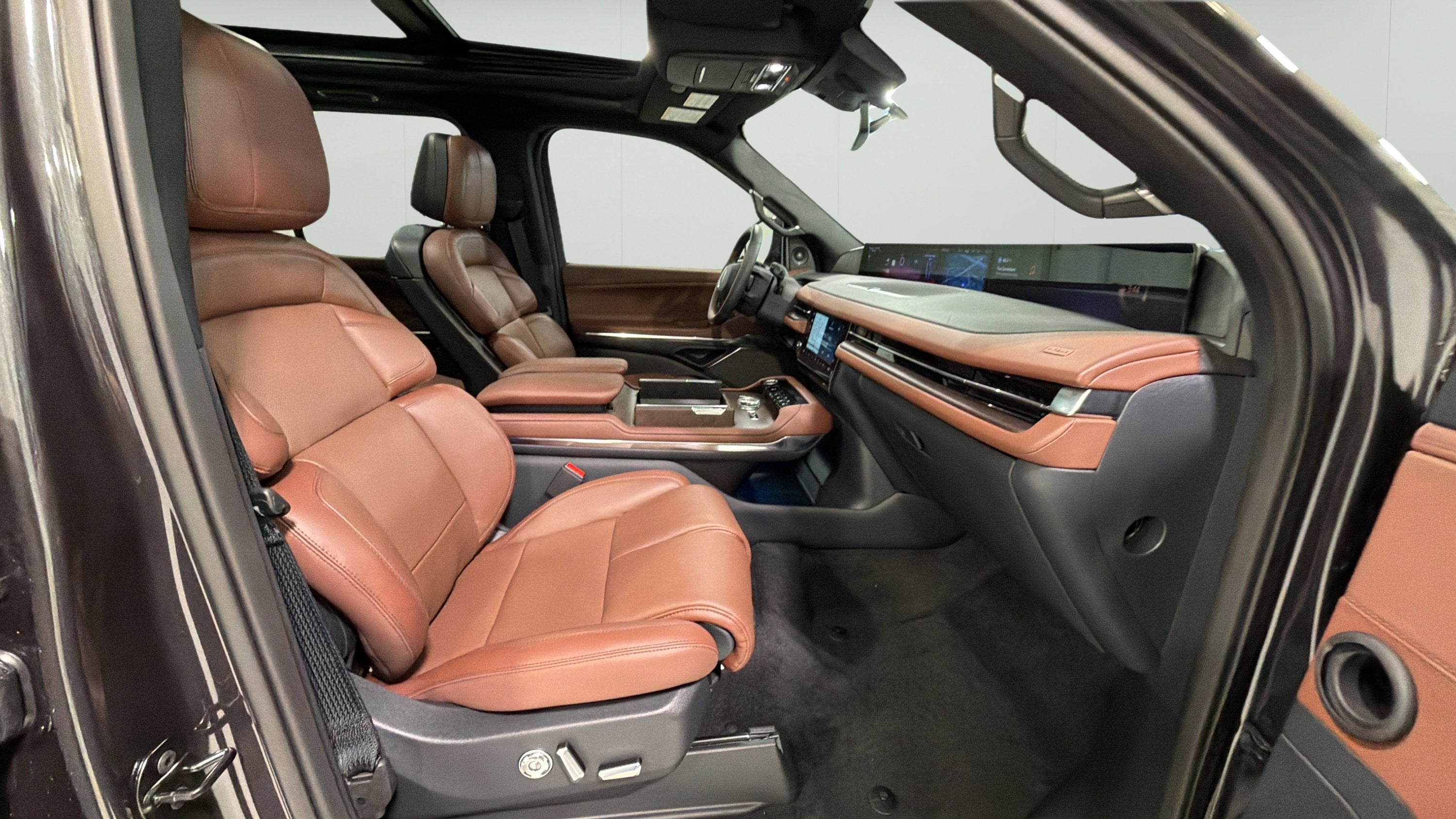 2027 Lincoln Navigator Reserve