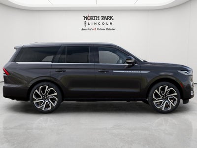 2027 Lincoln Navigator Reserve
