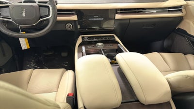 2027 Lincoln Navigator Reserve