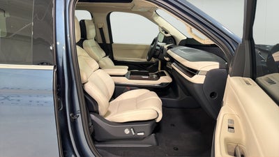 2027 Lincoln Navigator Reserve