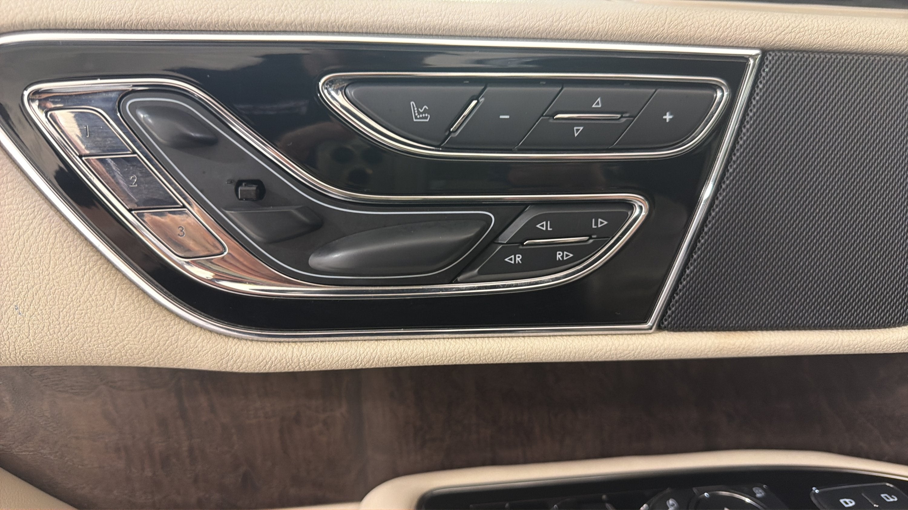 2019 Lincoln Navigator L Select
