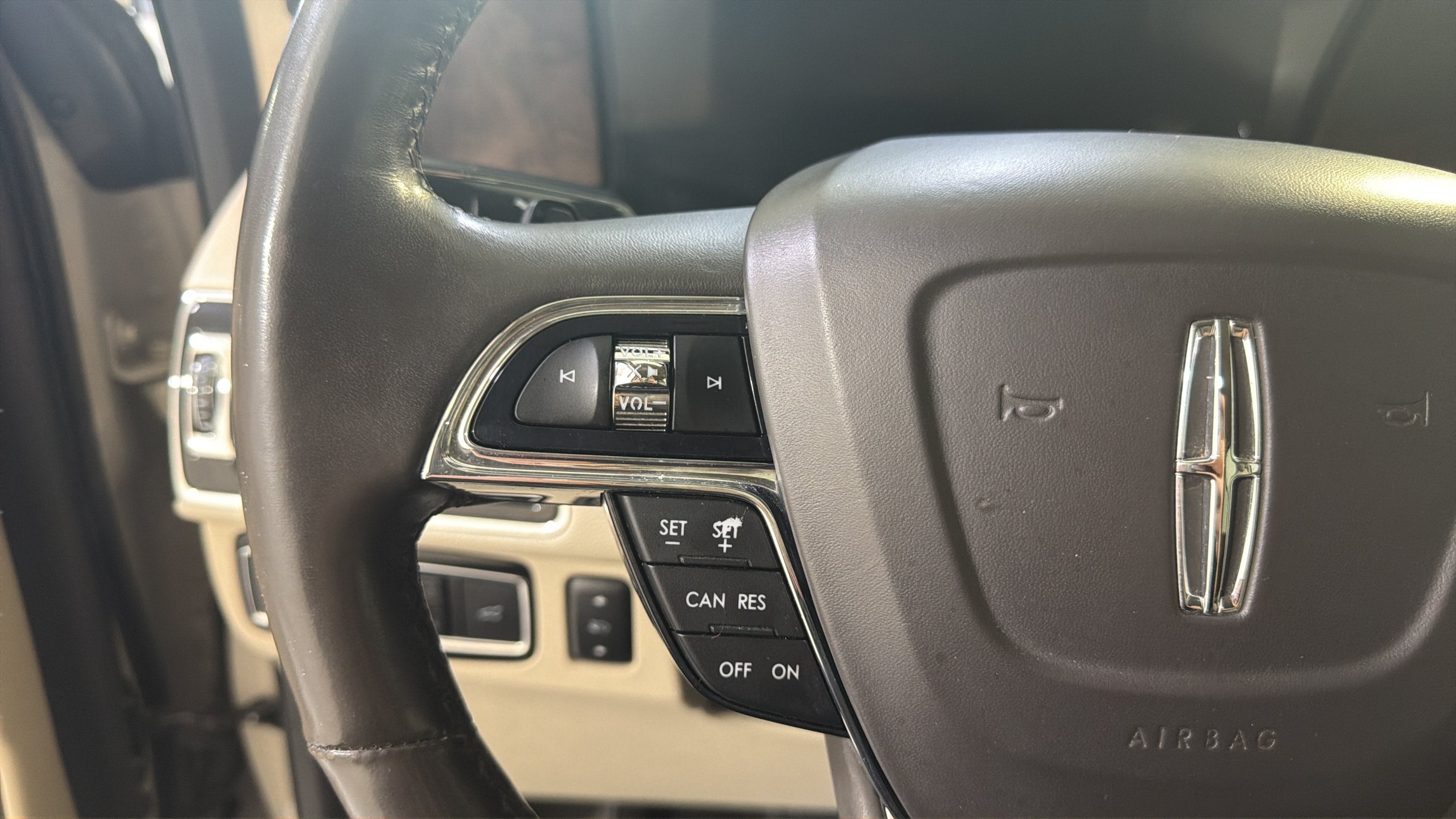 2019 Lincoln Navigator L Select