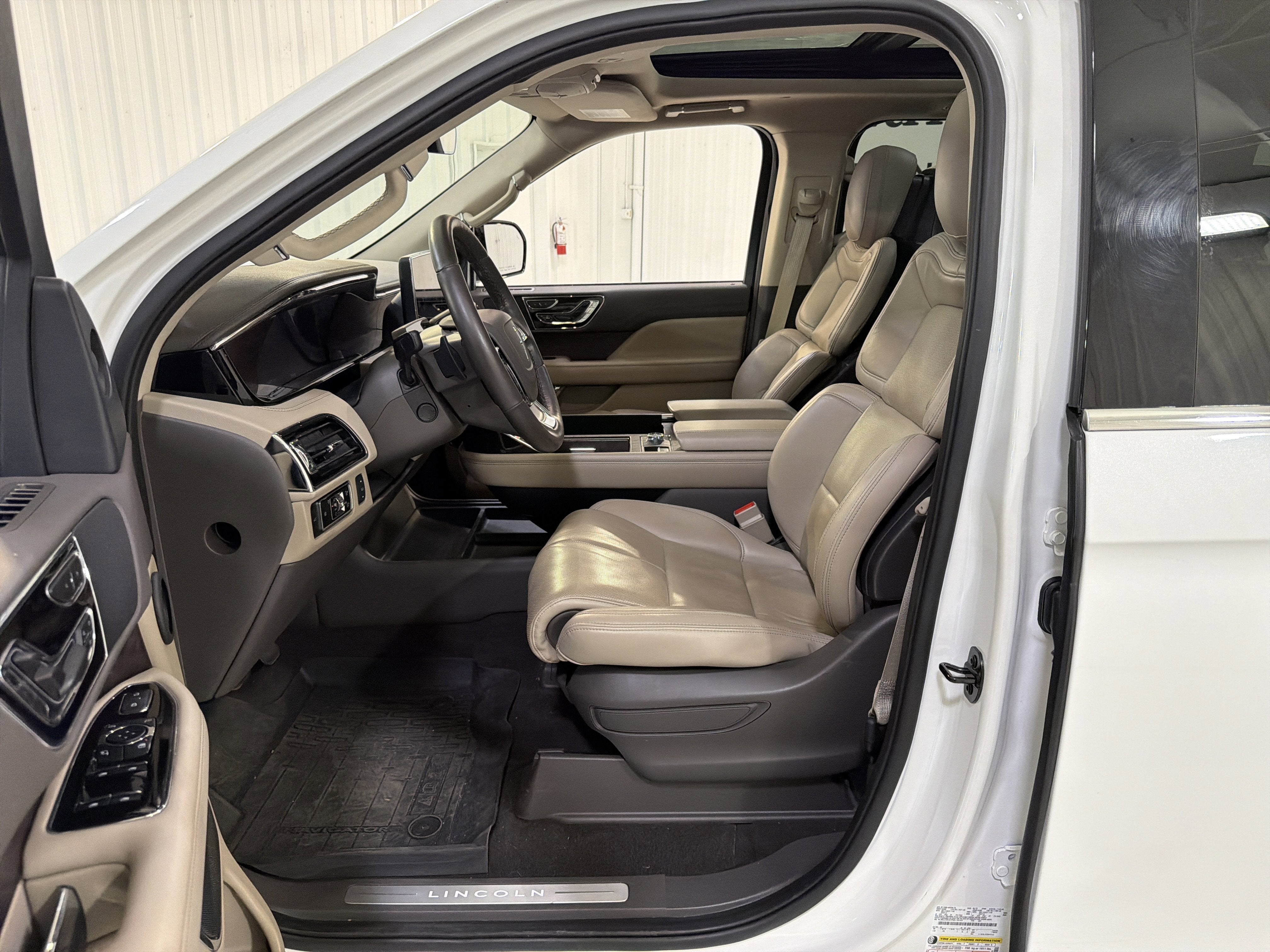 2023 Lincoln Navigator L Reserve