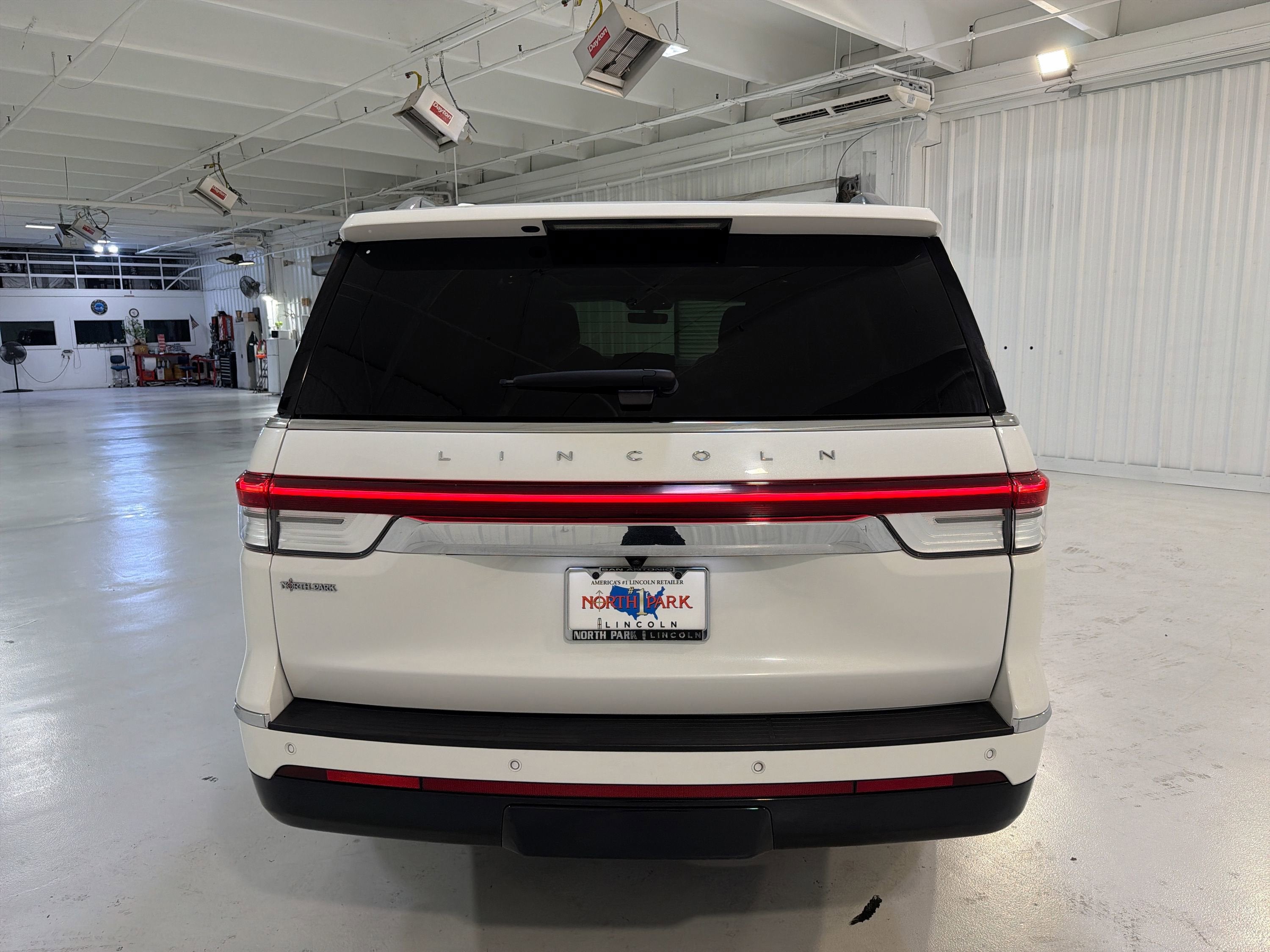 2023 Lincoln Navigator L Reserve