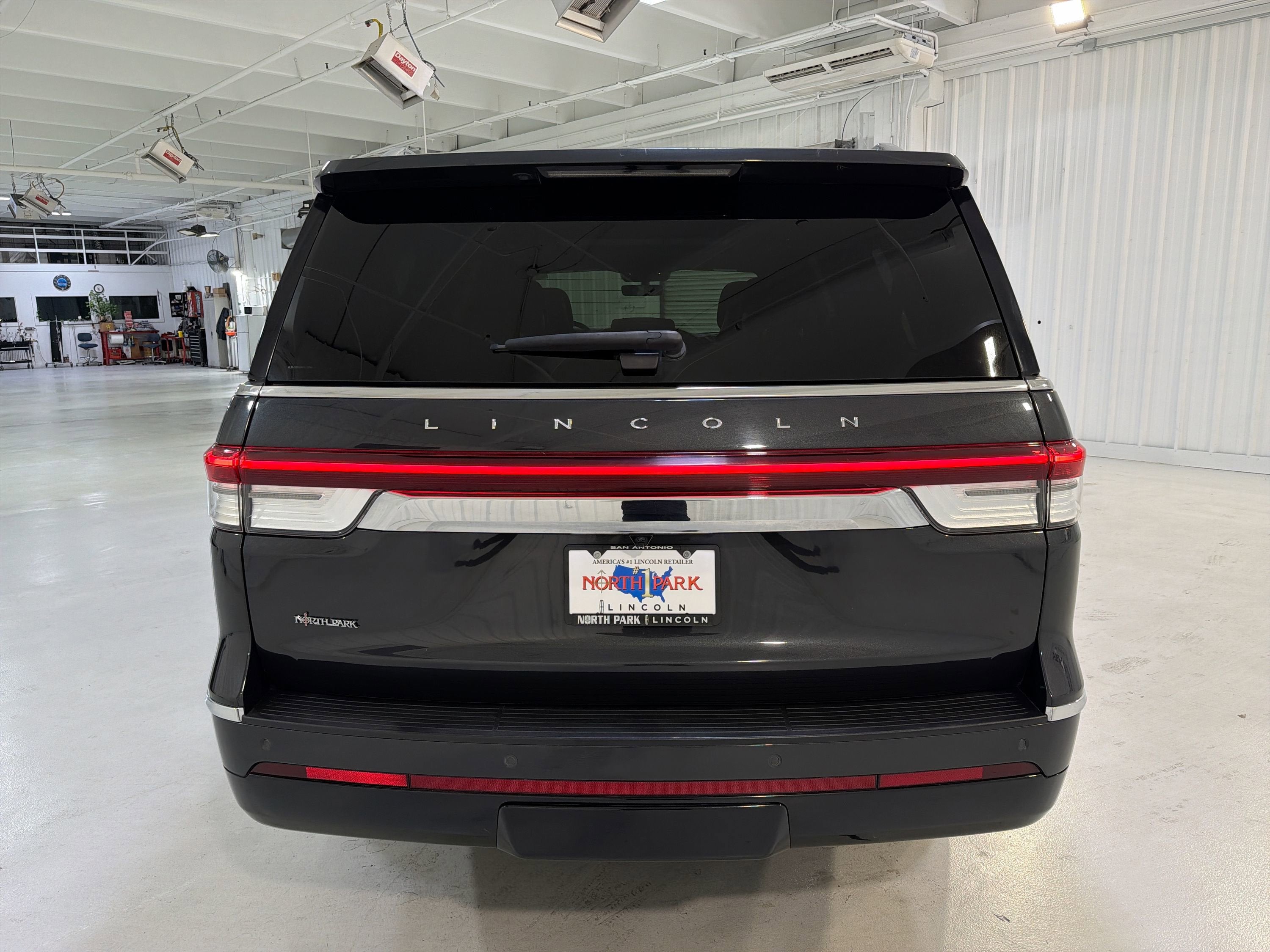 2023 Lincoln Navigator L Reserve