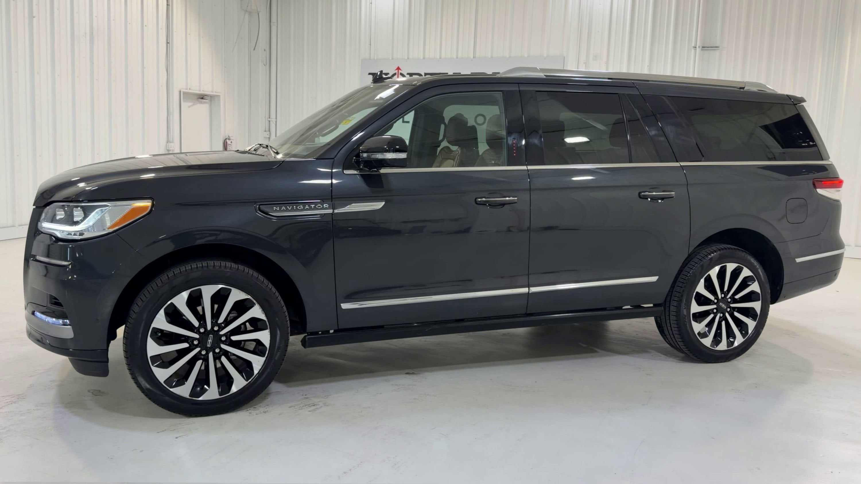 2023 Lincoln Navigator L Reserve