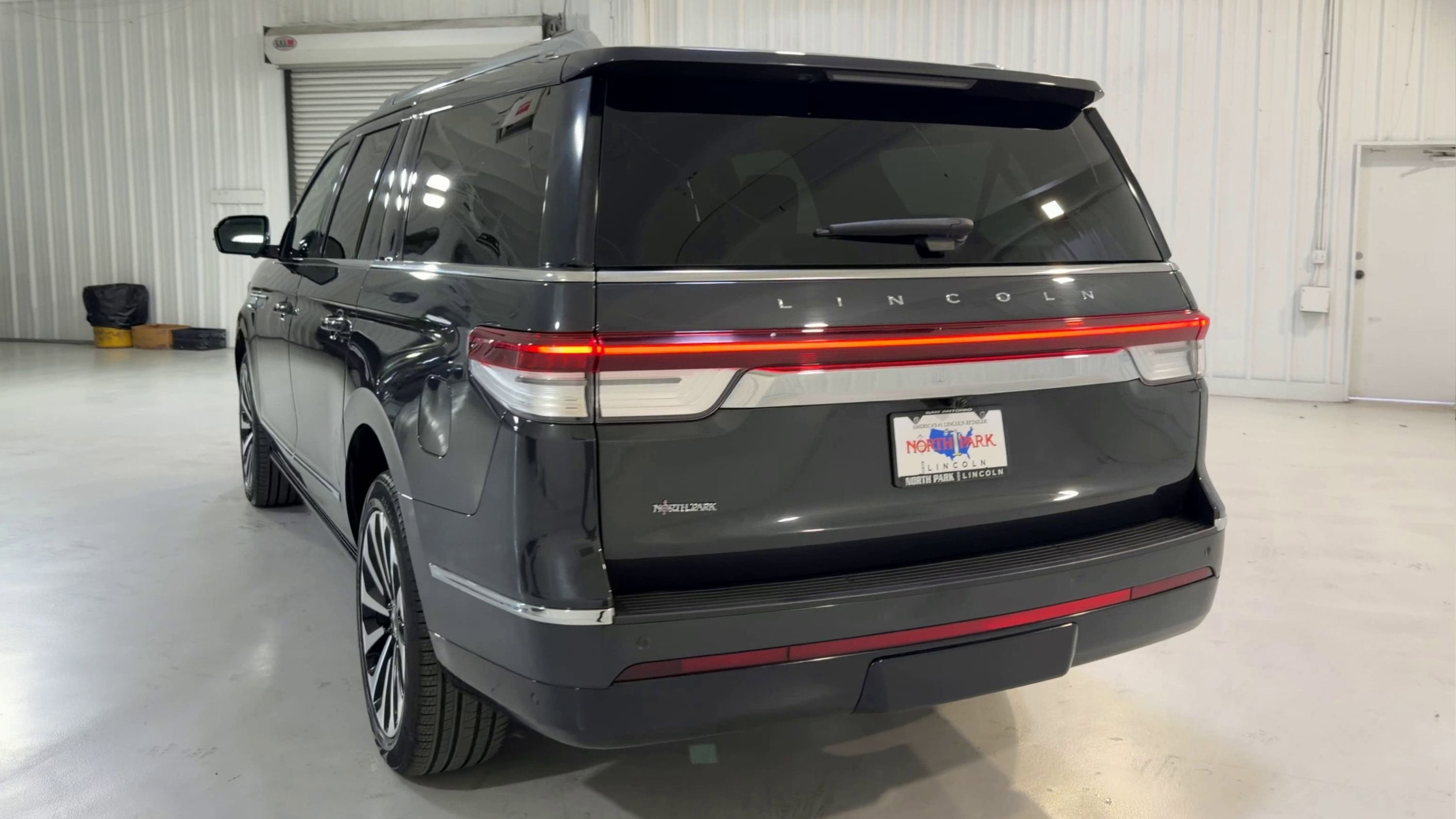 2023 Lincoln Navigator L Reserve