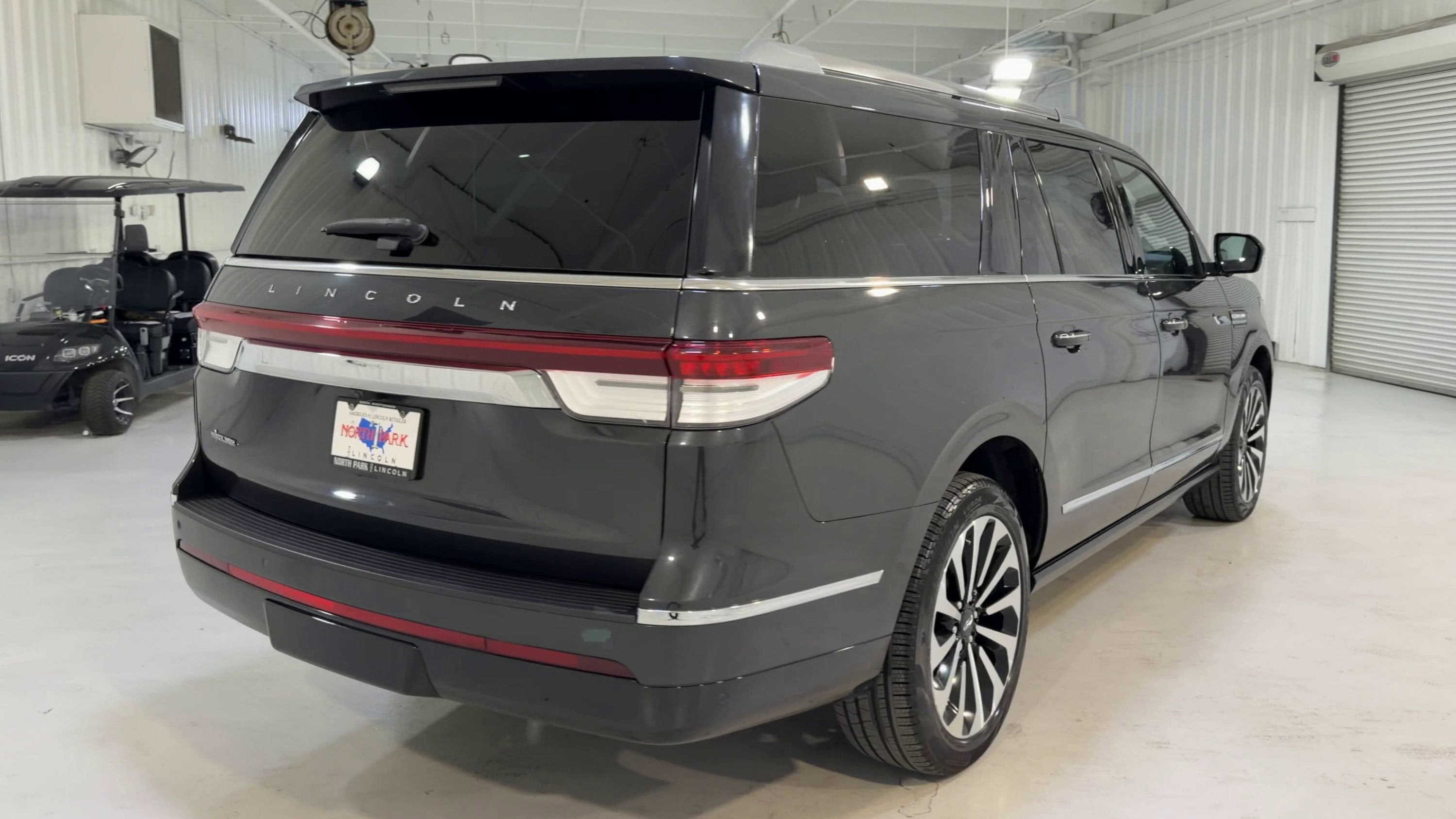 2023 Lincoln Navigator L Reserve
