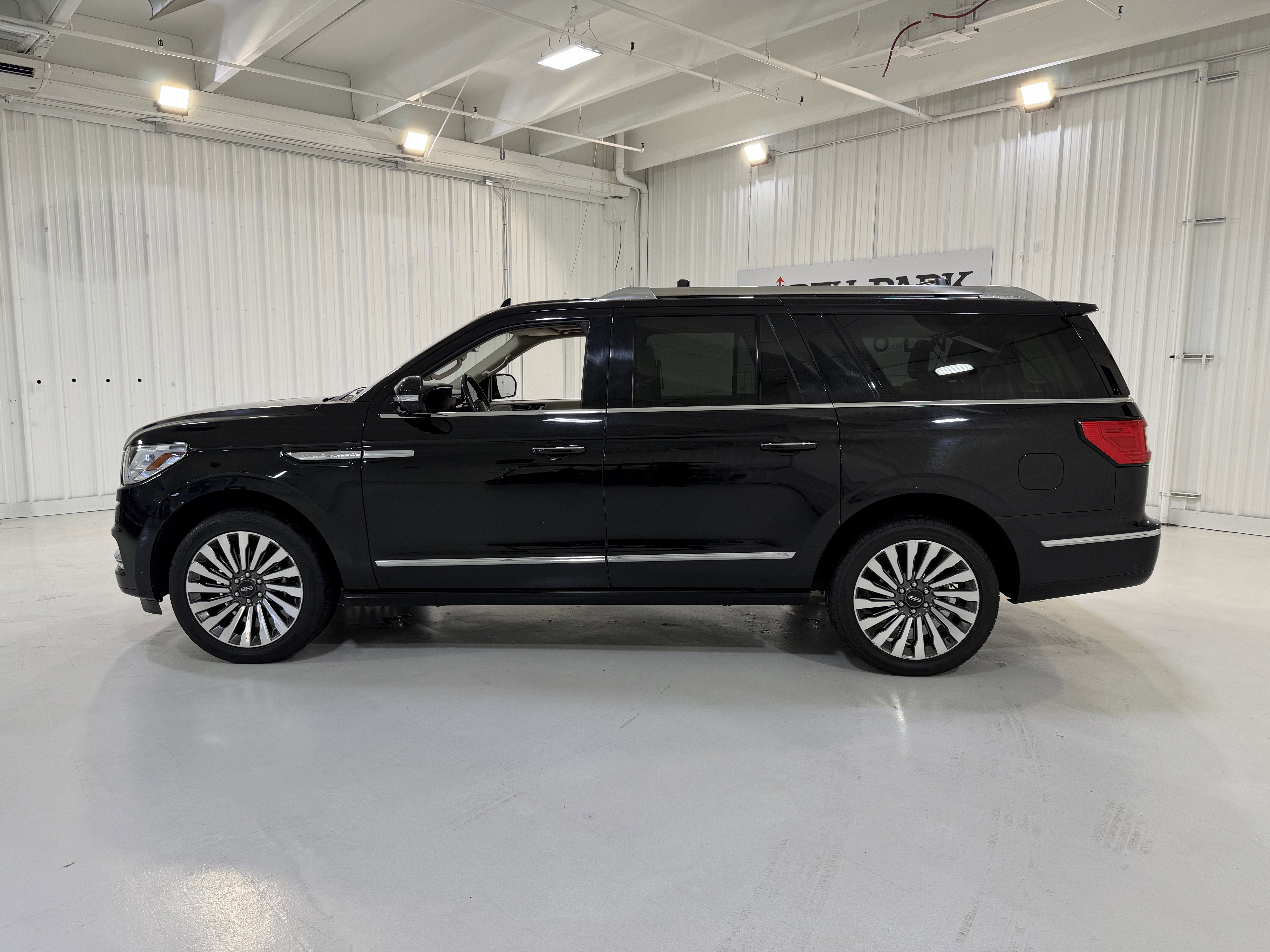 2020 Lincoln Navigator L Reserve