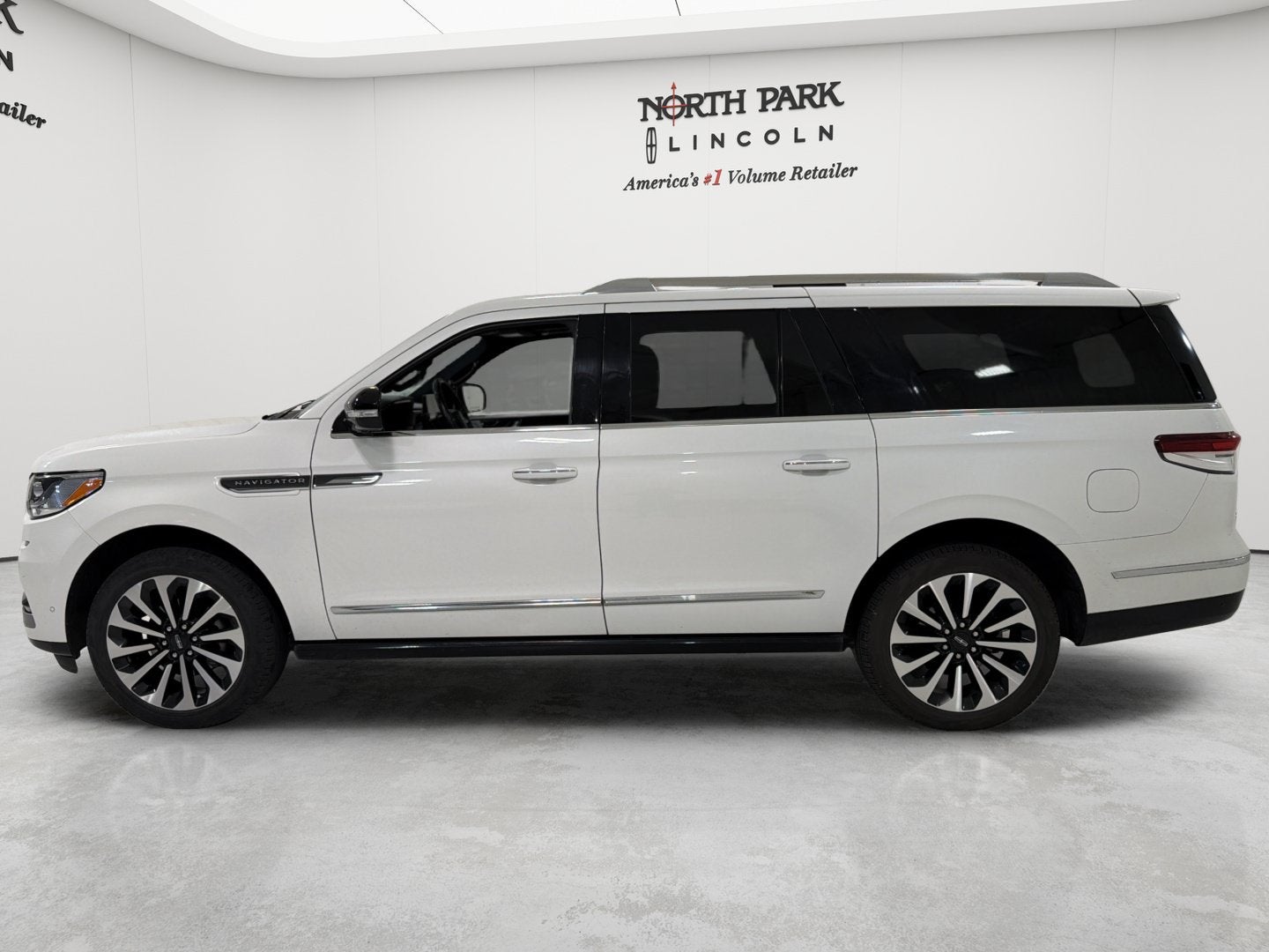 2022 Lincoln Navigator L Reserve