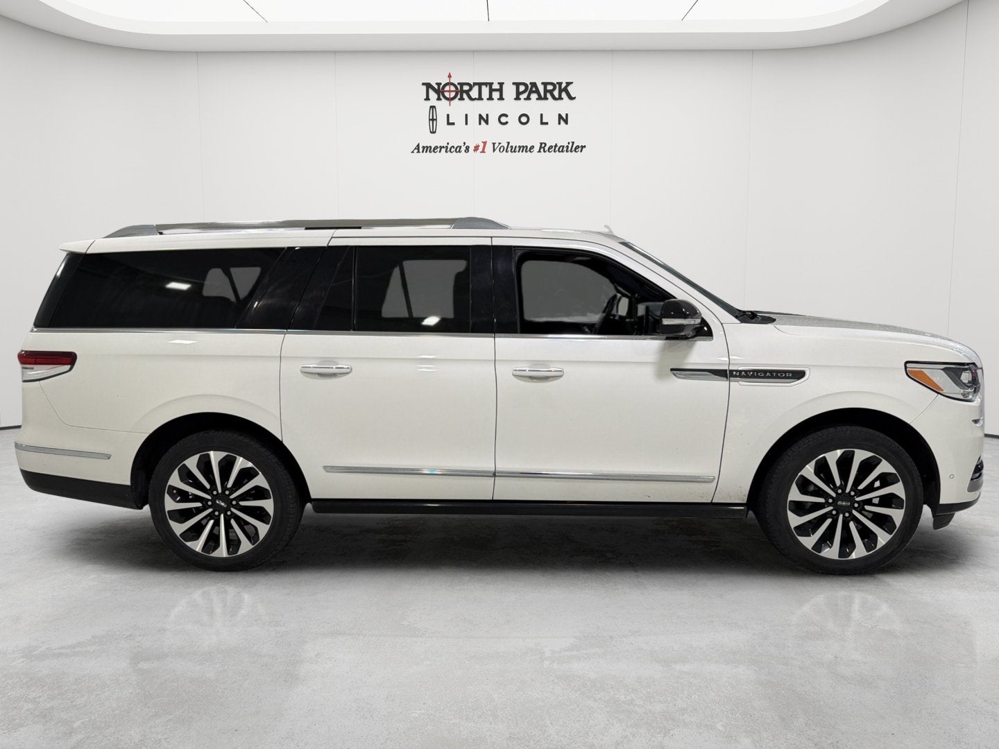 2022 Lincoln Navigator L Reserve