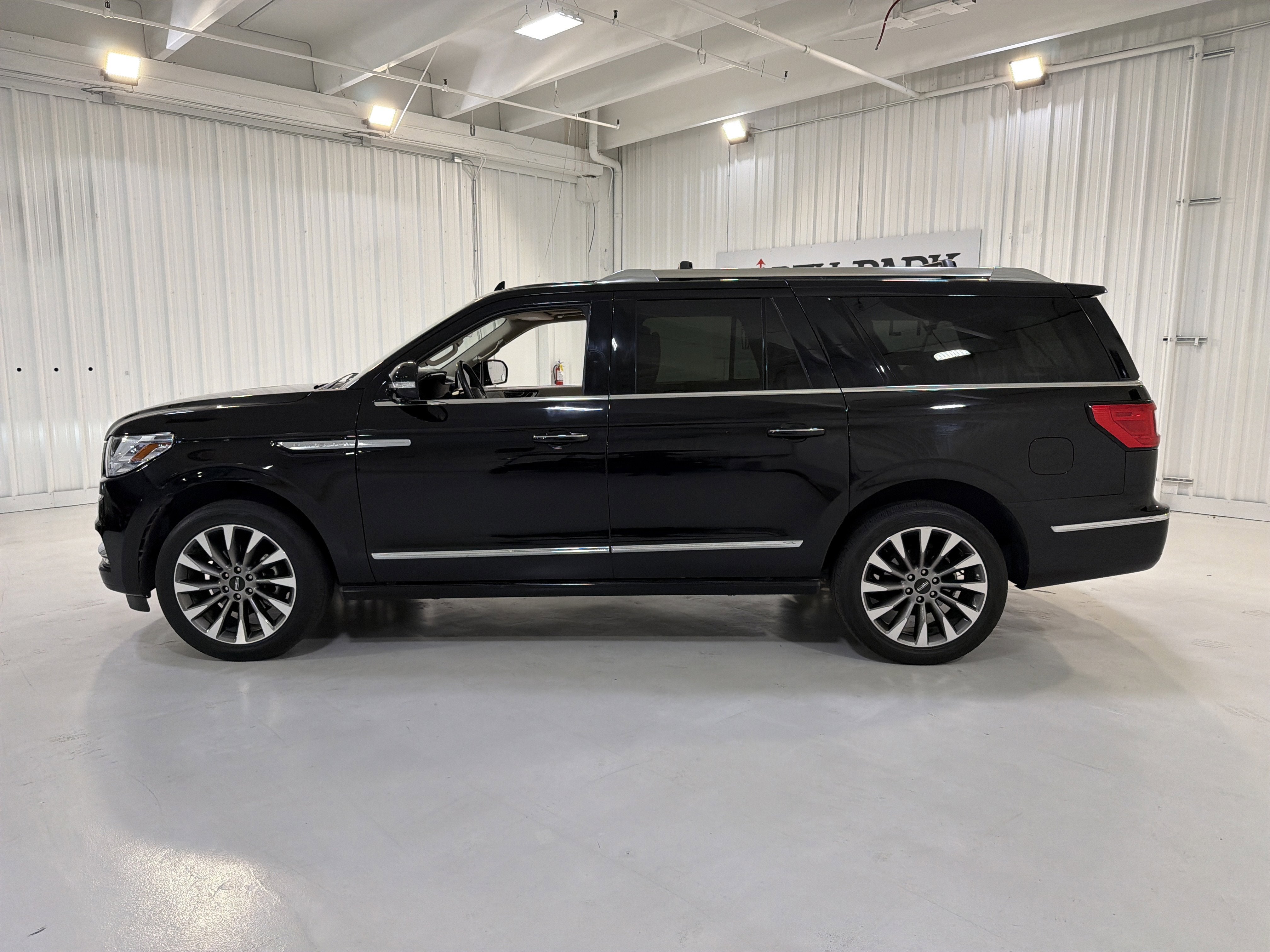 2020 Lincoln Navigator L Reserve