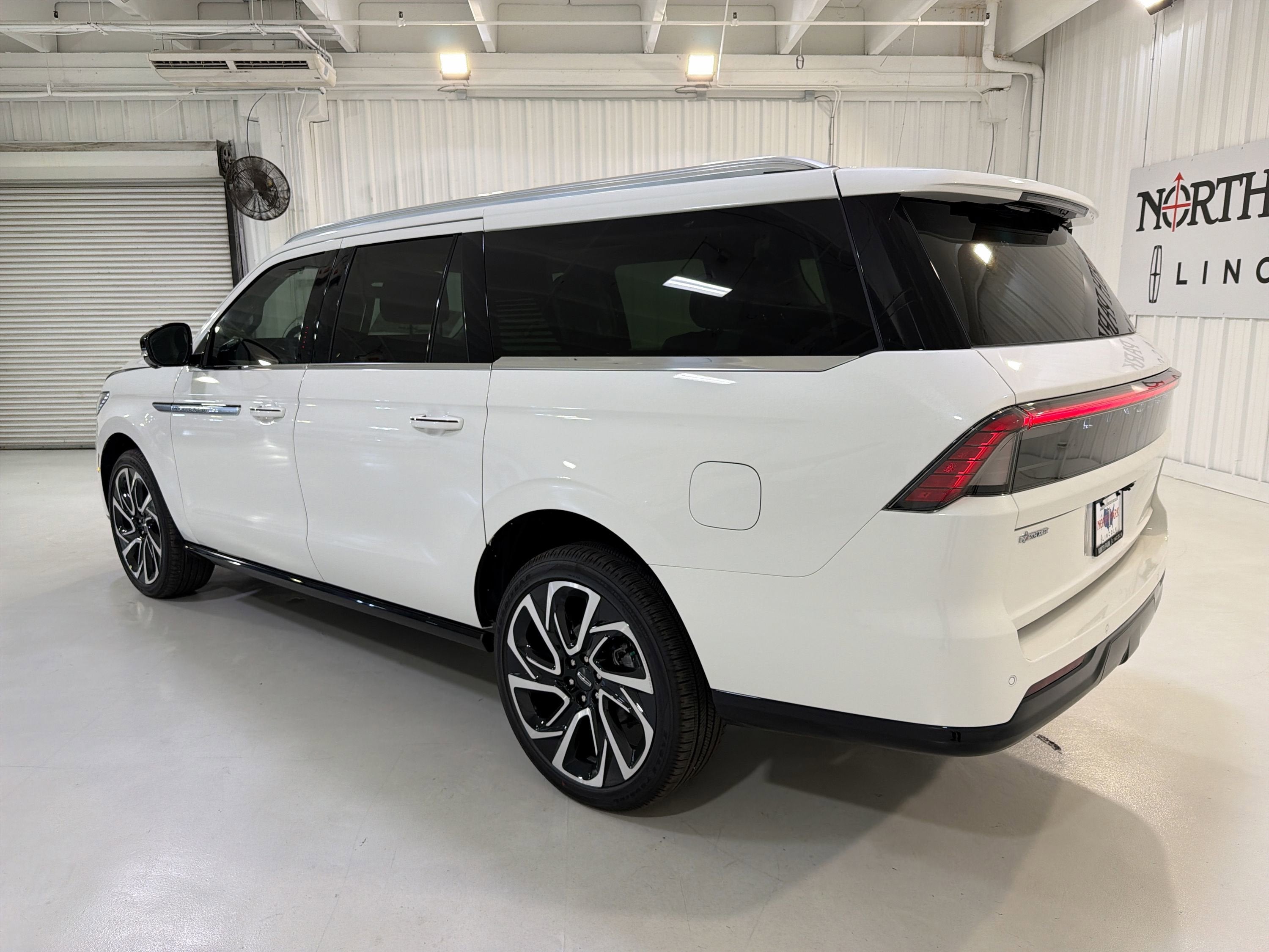 2026 Lincoln Navigator L Reserve