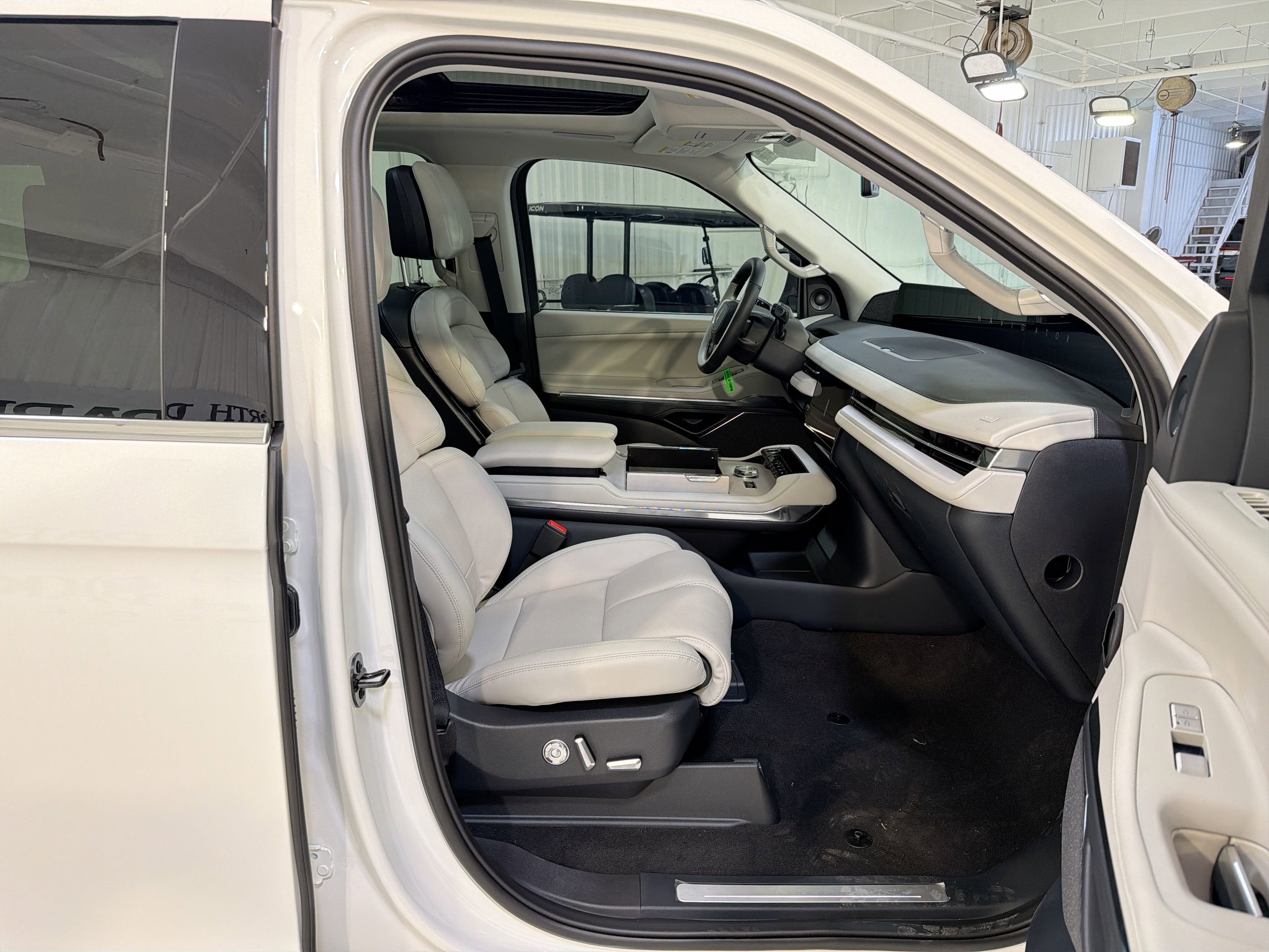 2026 Lincoln Navigator L Reserve