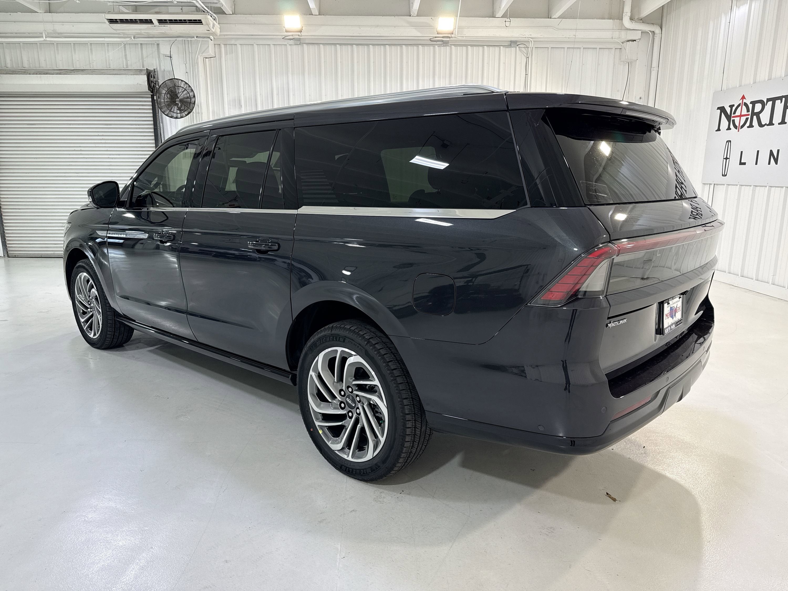 2025 Lincoln Navigator L Reserve