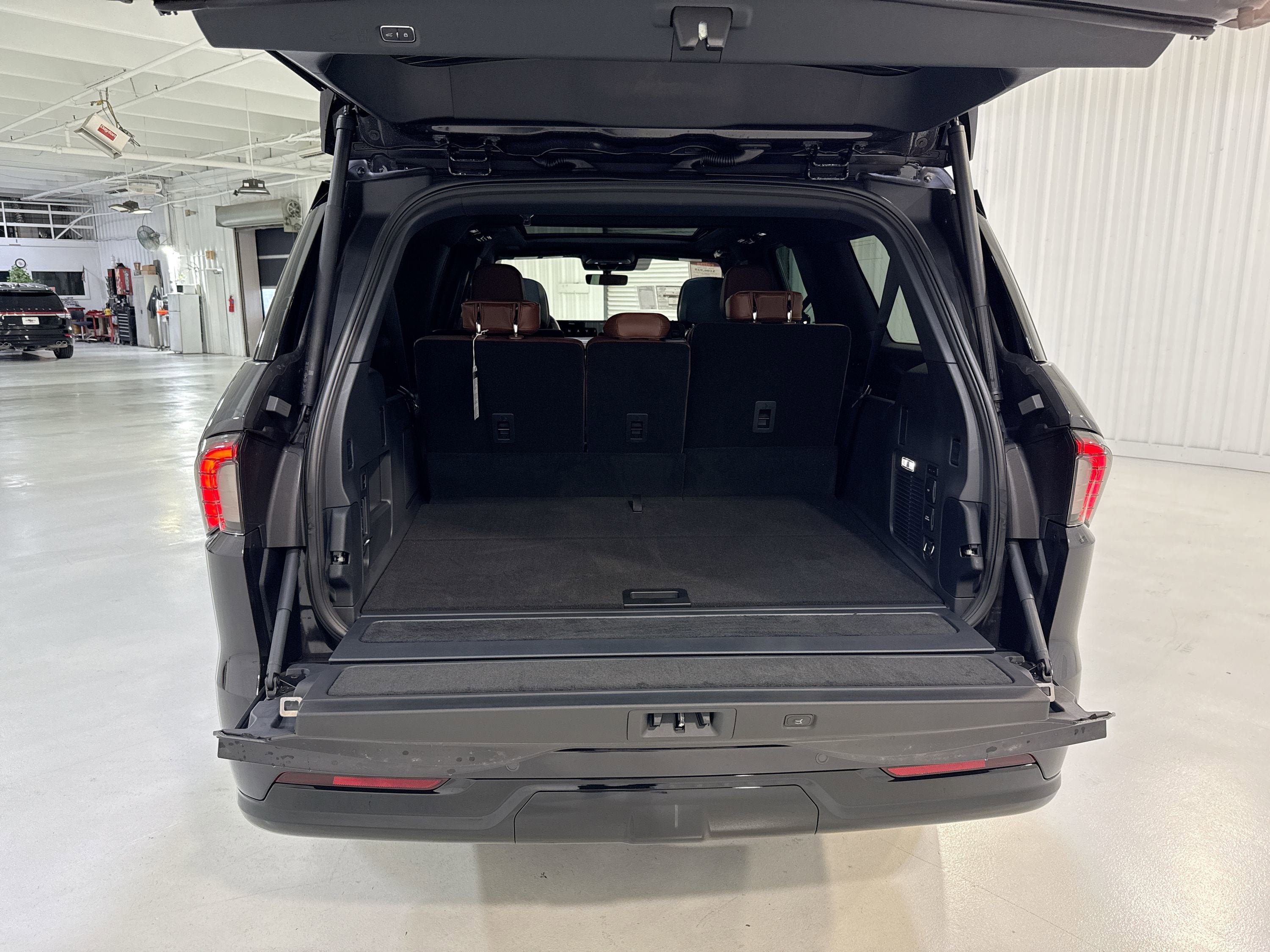 2025 Lincoln Navigator L Reserve