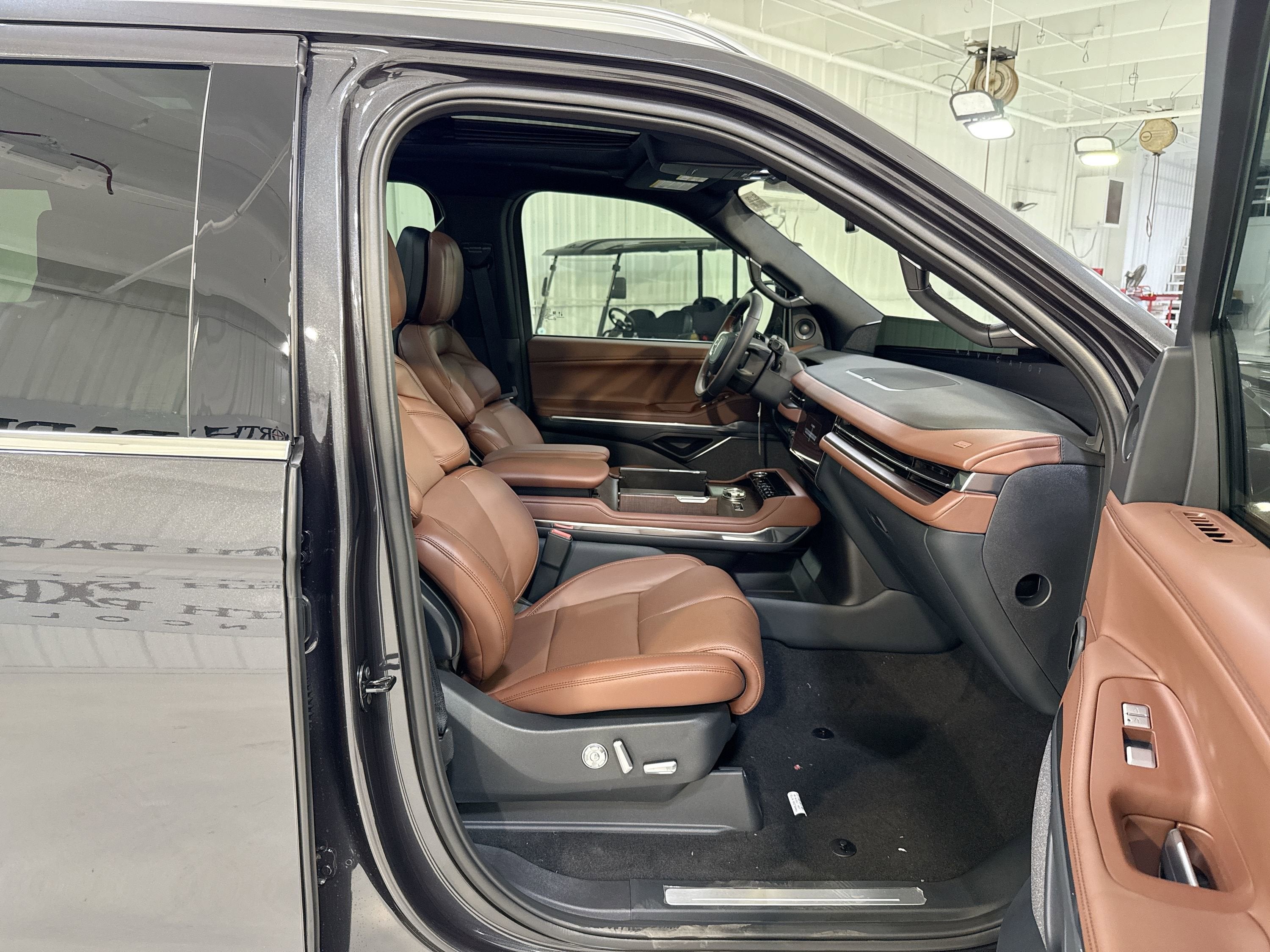 2025 Lincoln Navigator L Reserve