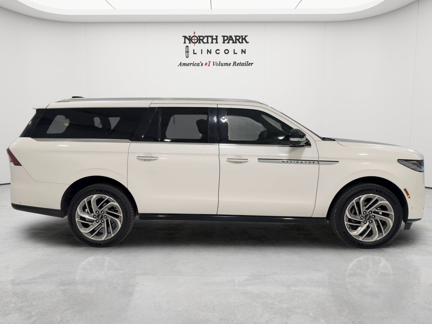 2025 Lincoln Navigator L Reserve
