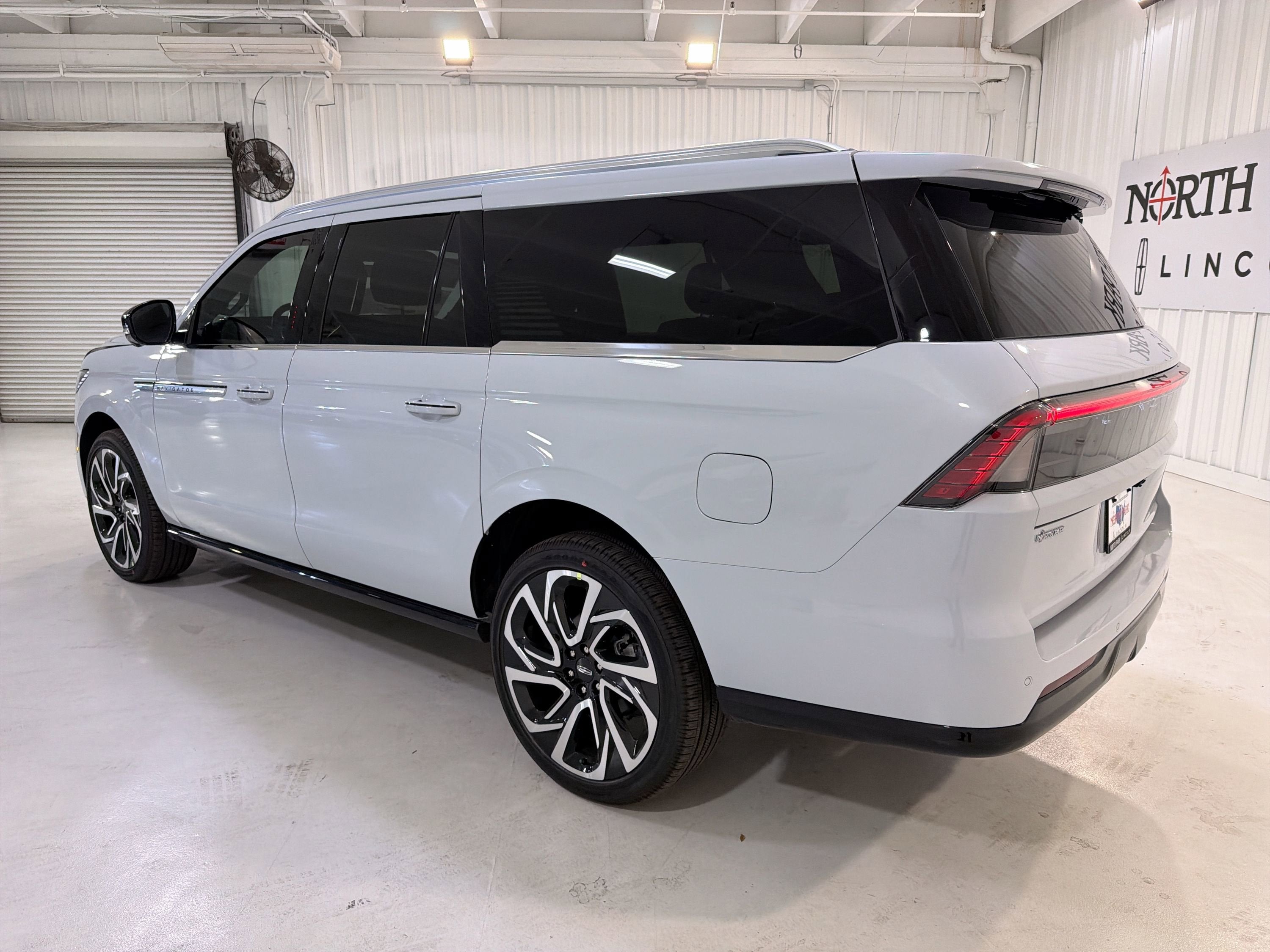 2026 Lincoln Navigator L Reserve