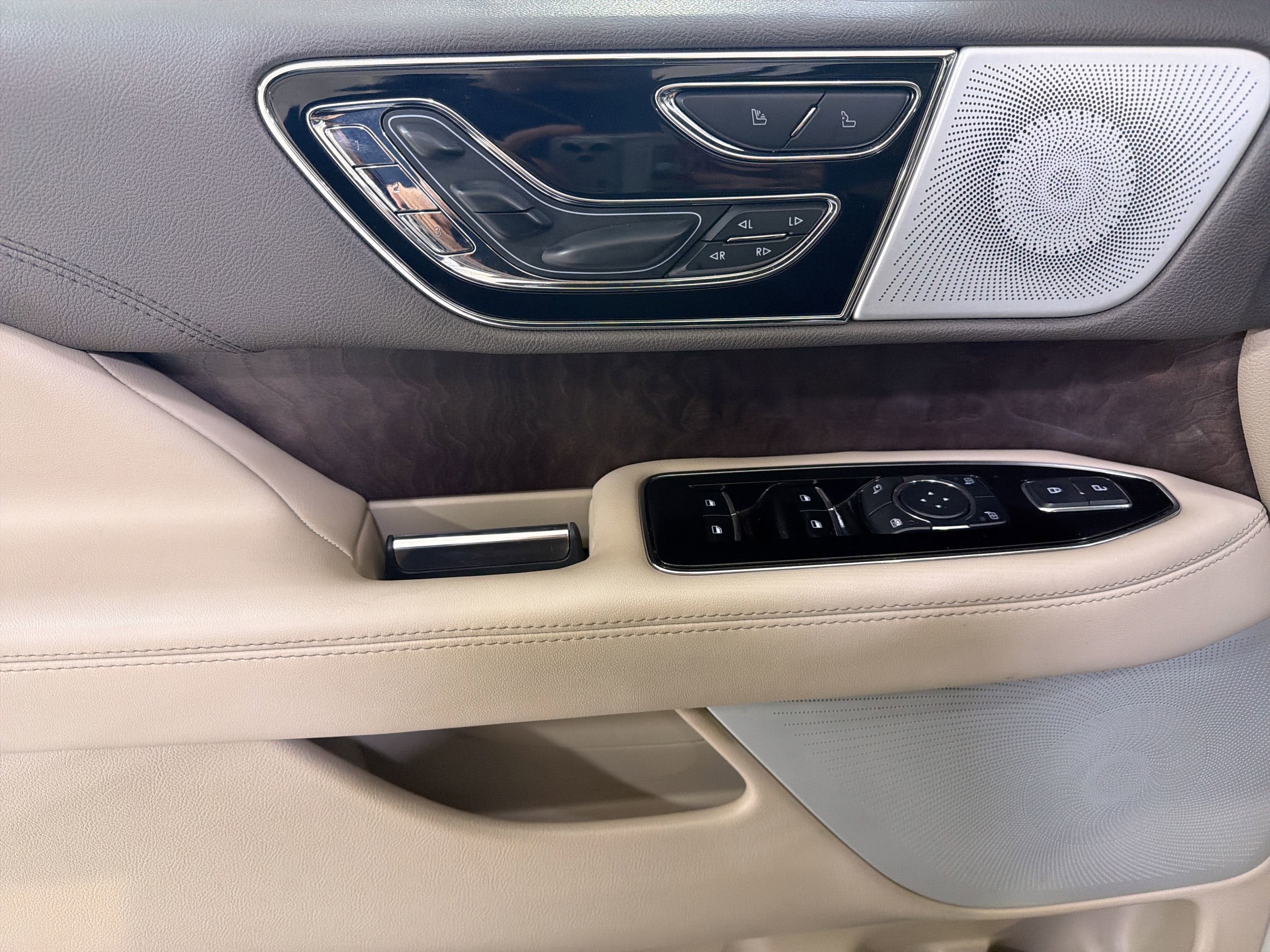 2023 Lincoln Navigator L Reserve