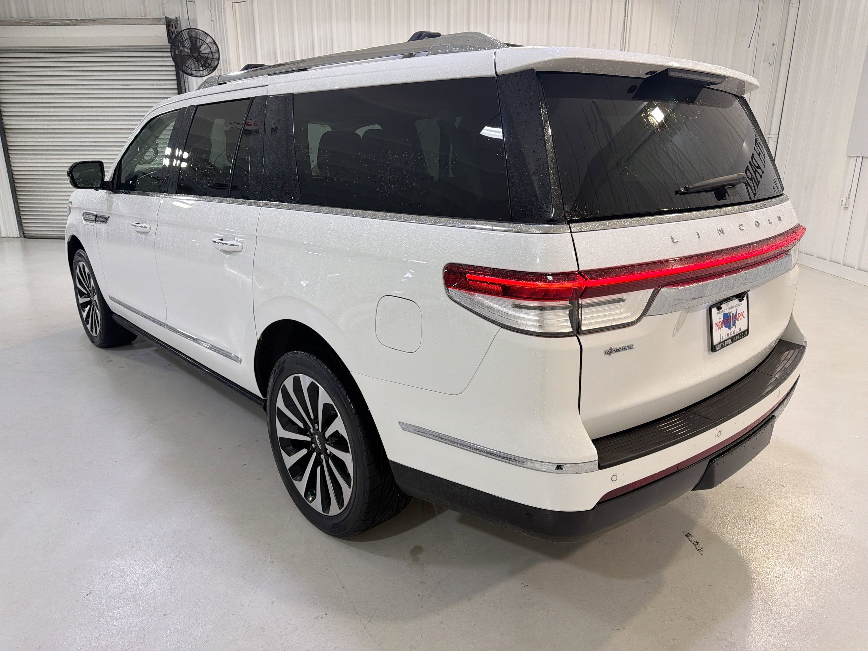 2023 Lincoln Navigator L Reserve