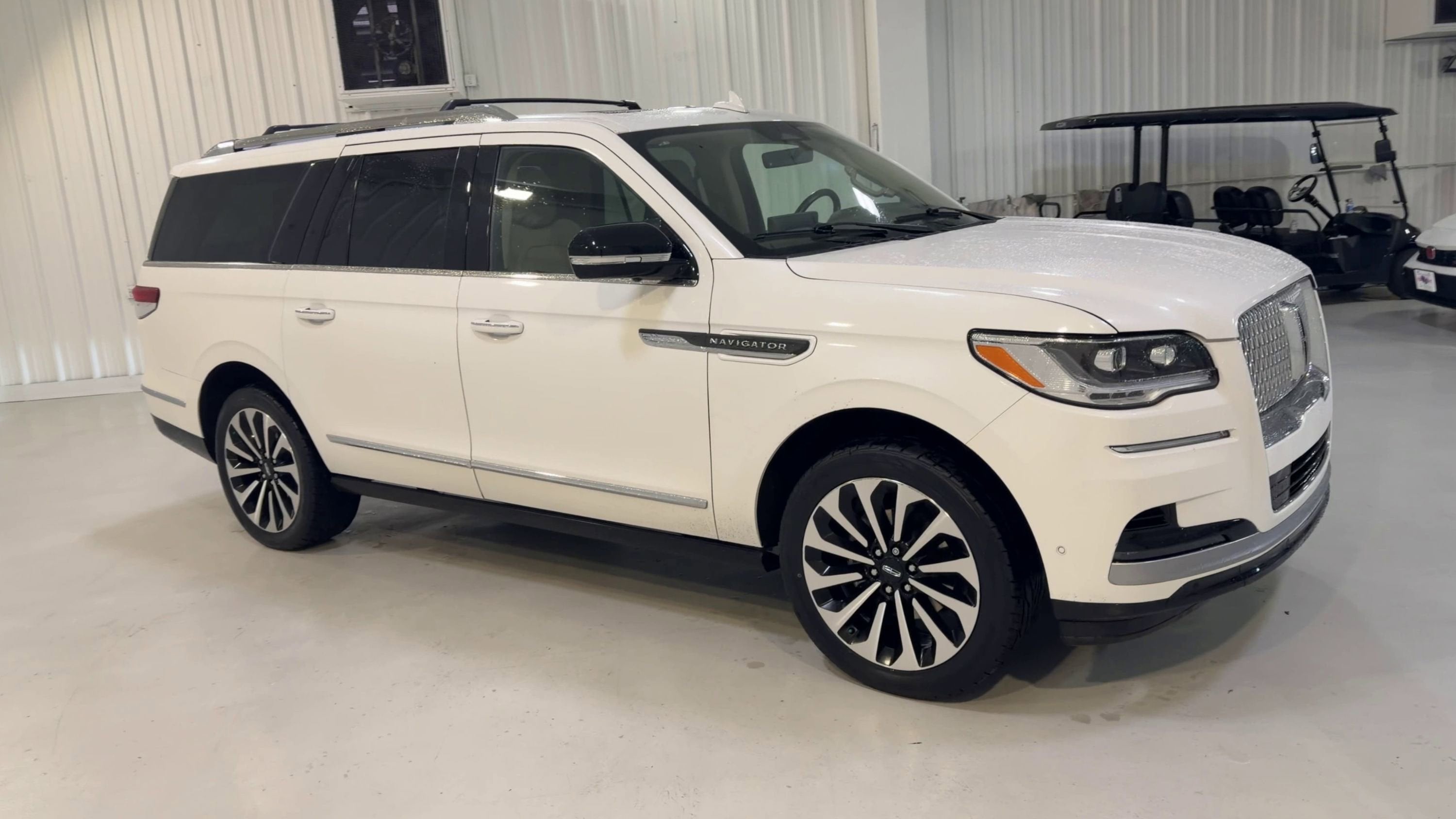 2023 Lincoln Navigator L Reserve