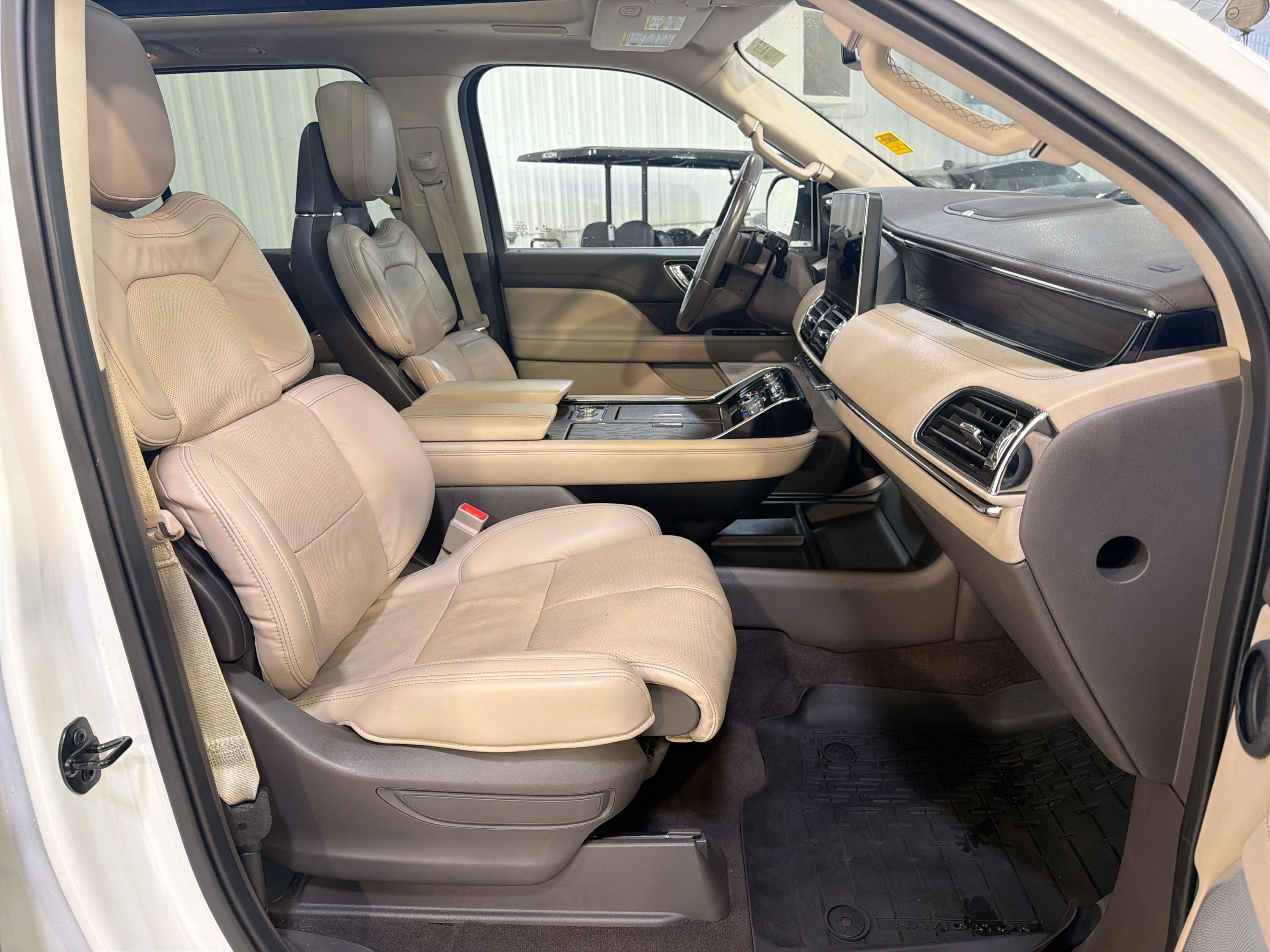 2023 Lincoln Navigator L Reserve