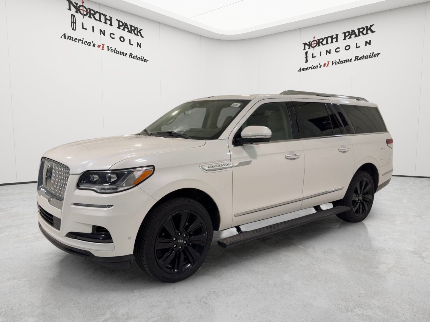 2023 Lincoln Navigator L Reserve