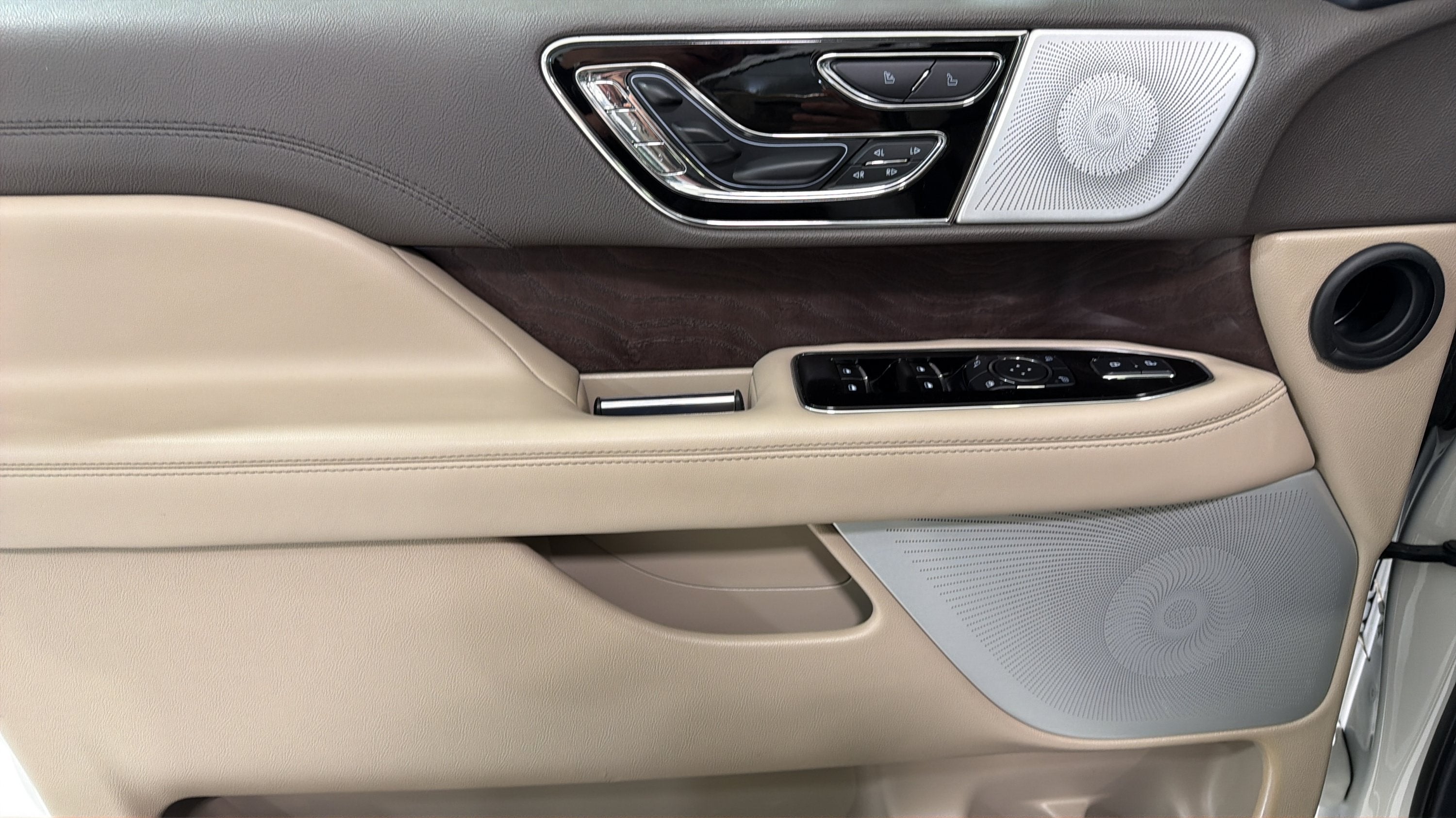 2023 Lincoln Navigator L Reserve