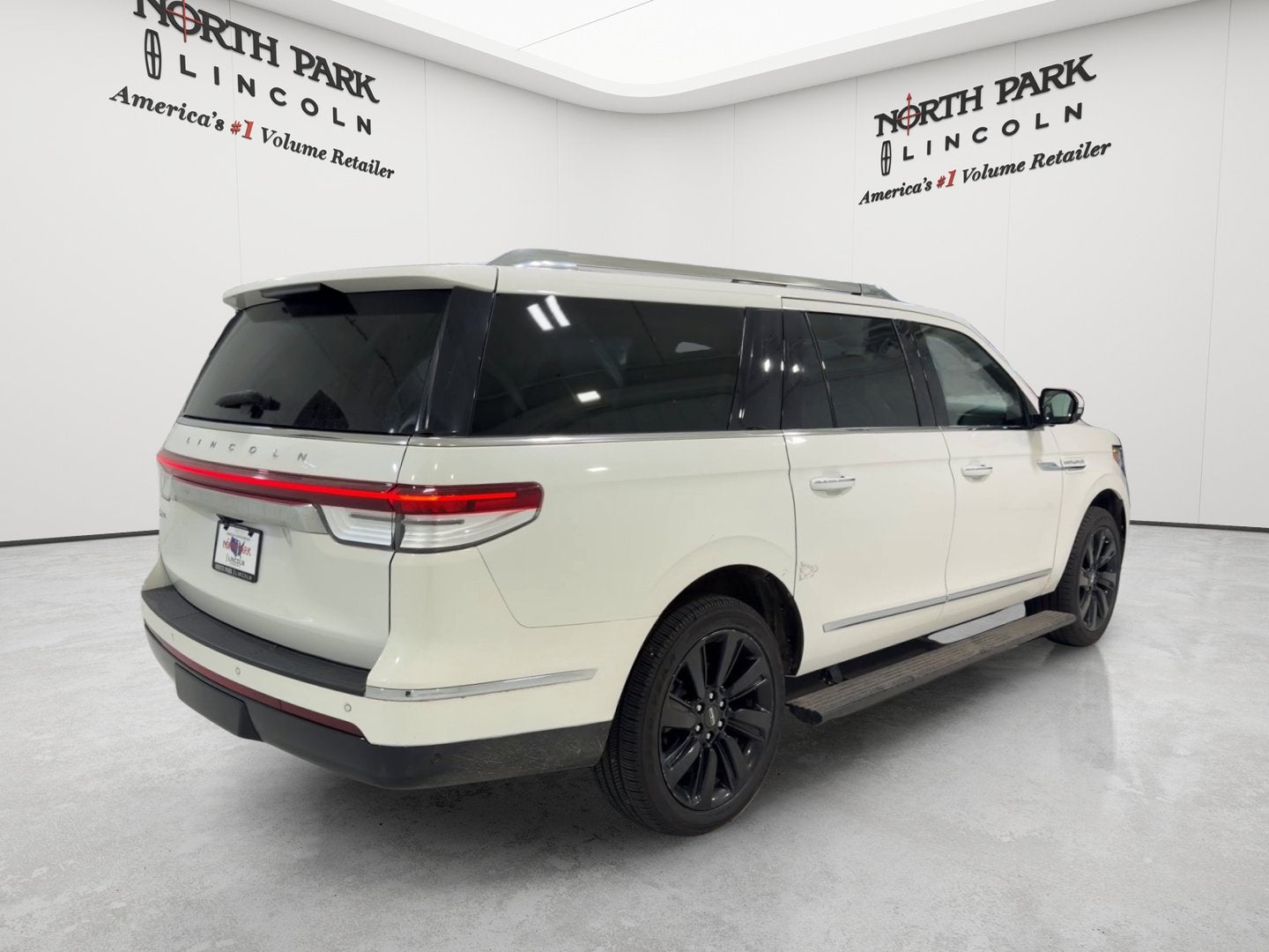 2023 Lincoln Navigator L Reserve