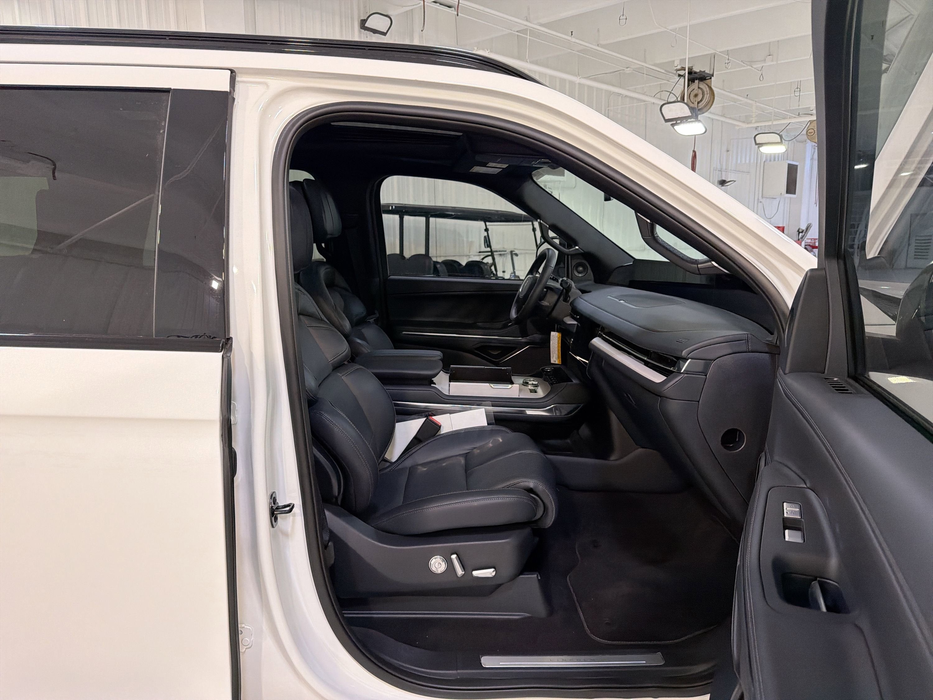 2025 Lincoln Navigator L Reserve