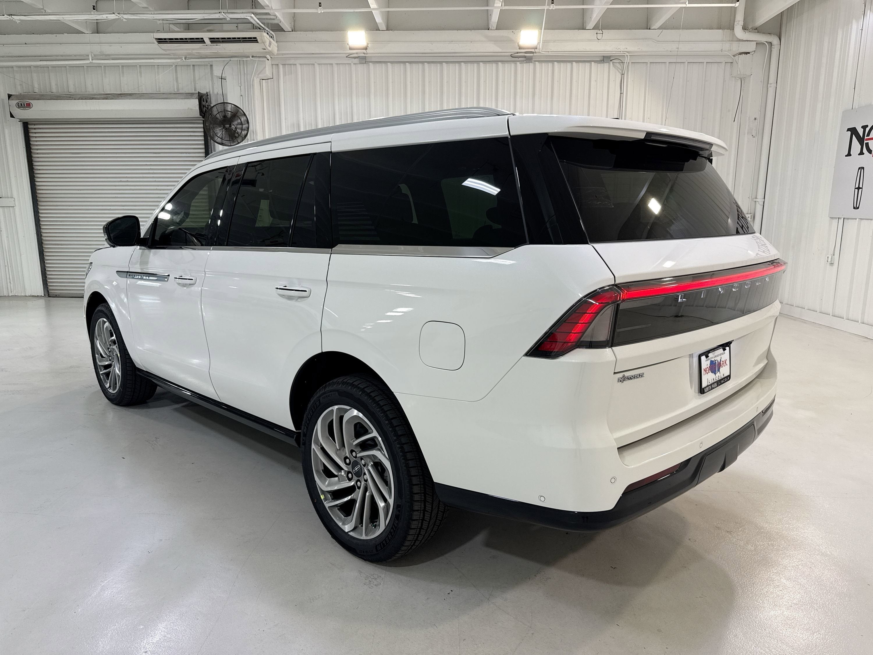 2025 Lincoln Navigator L Reserve