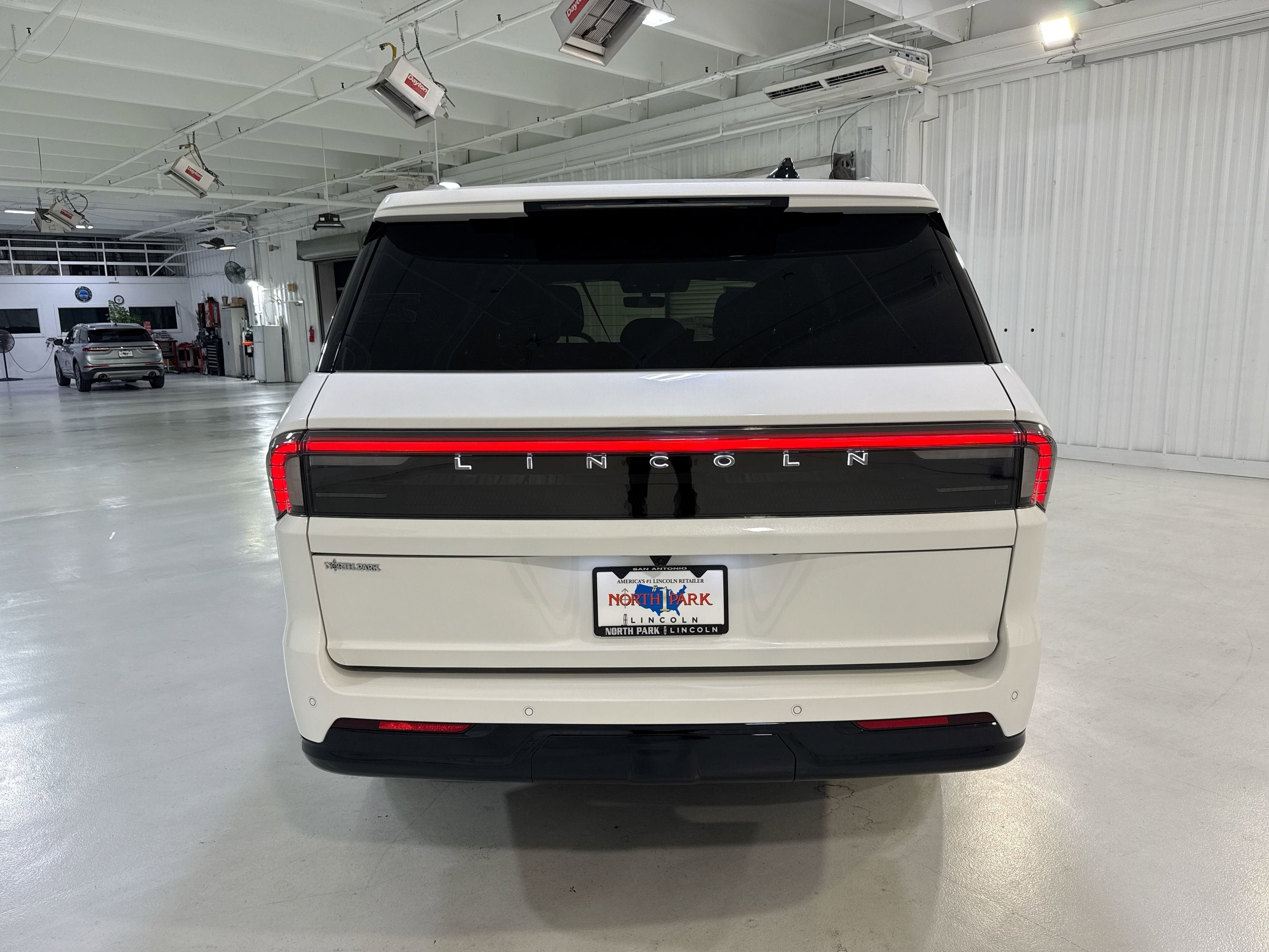 2025 Lincoln Navigator L Reserve