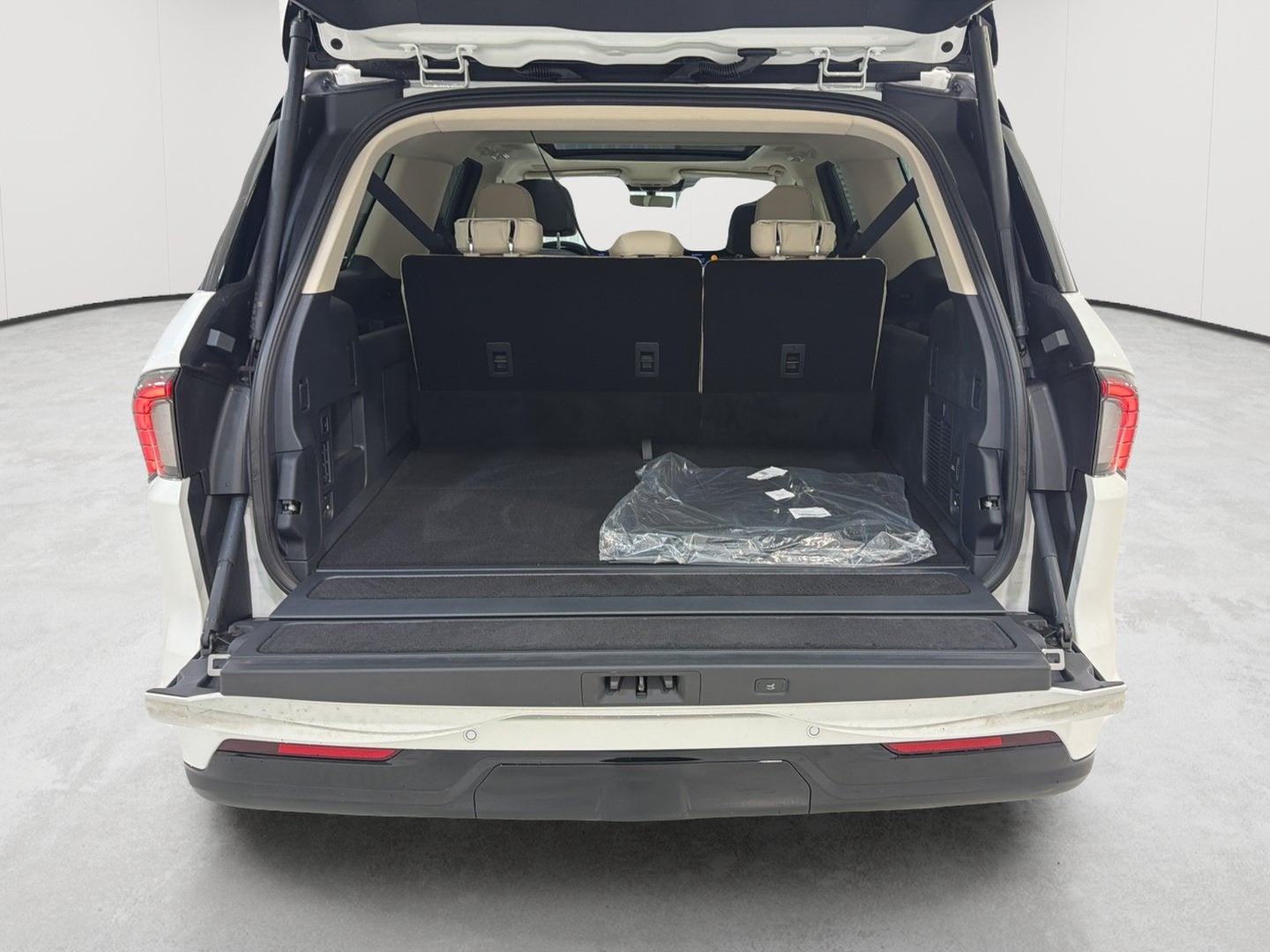2027 Lincoln Navigator L Reserve