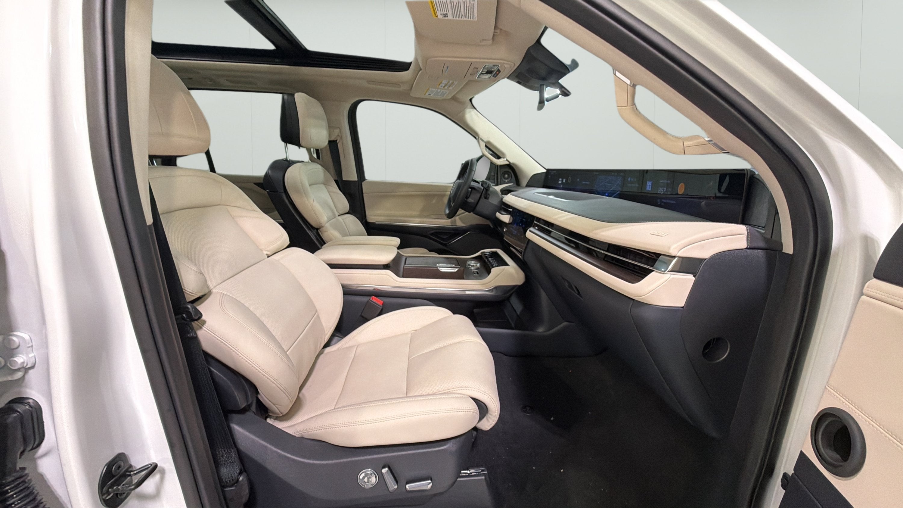 2027 Lincoln Navigator L Reserve