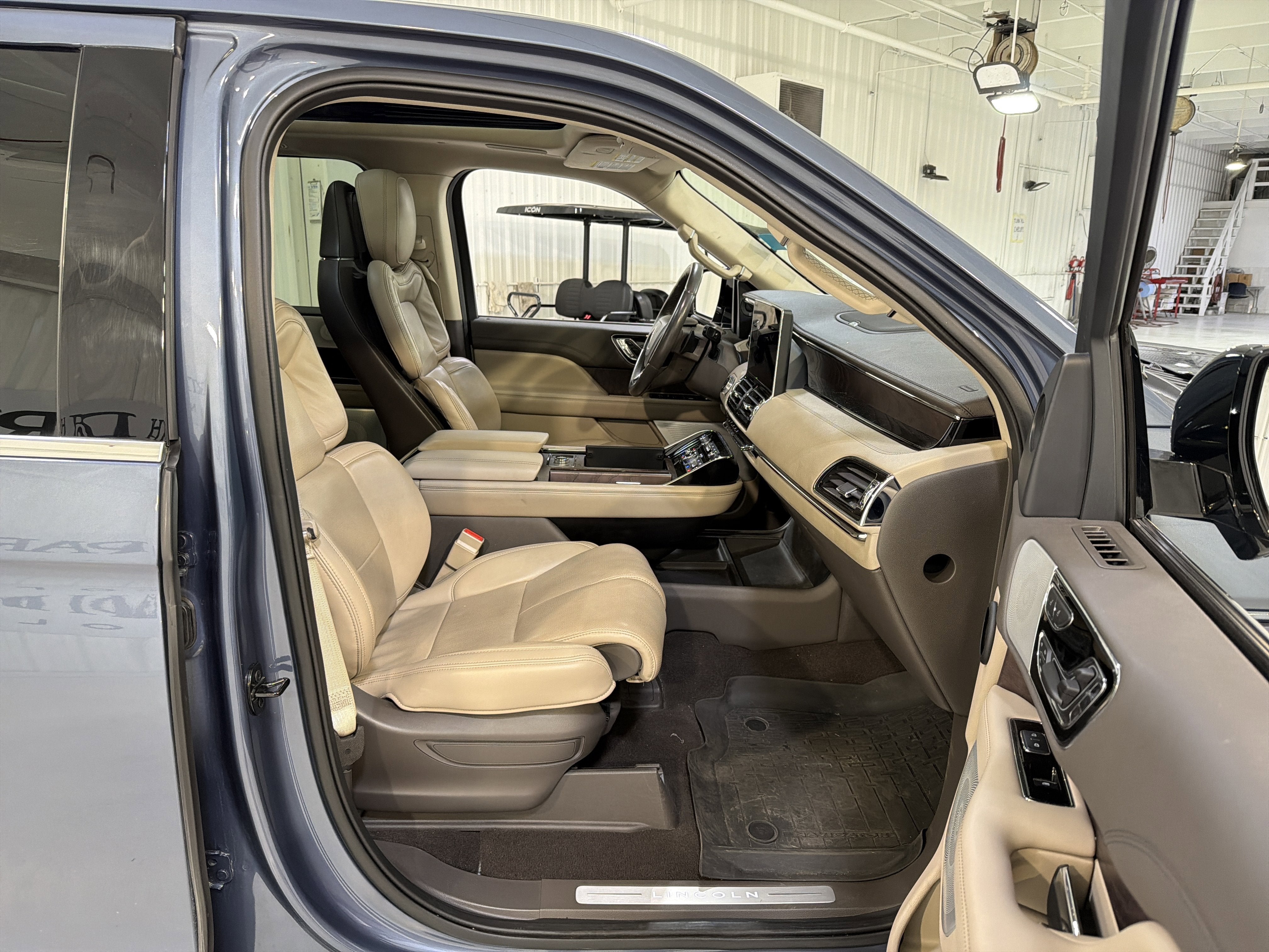 2023 Lincoln Navigator L Reserve