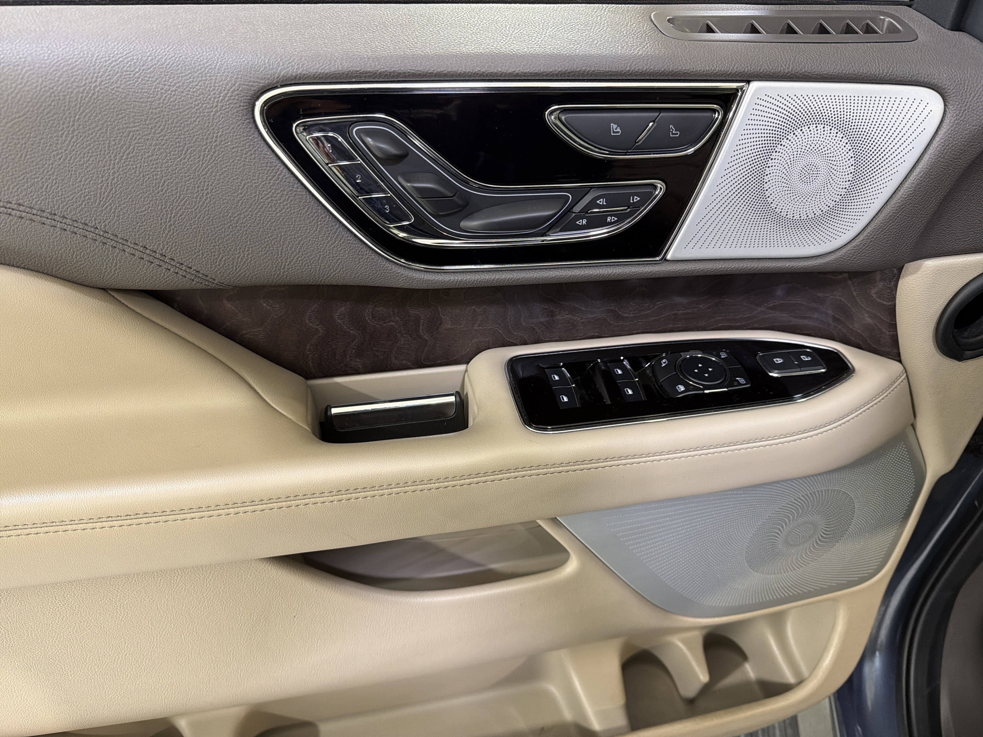 2023 Lincoln Navigator L Reserve