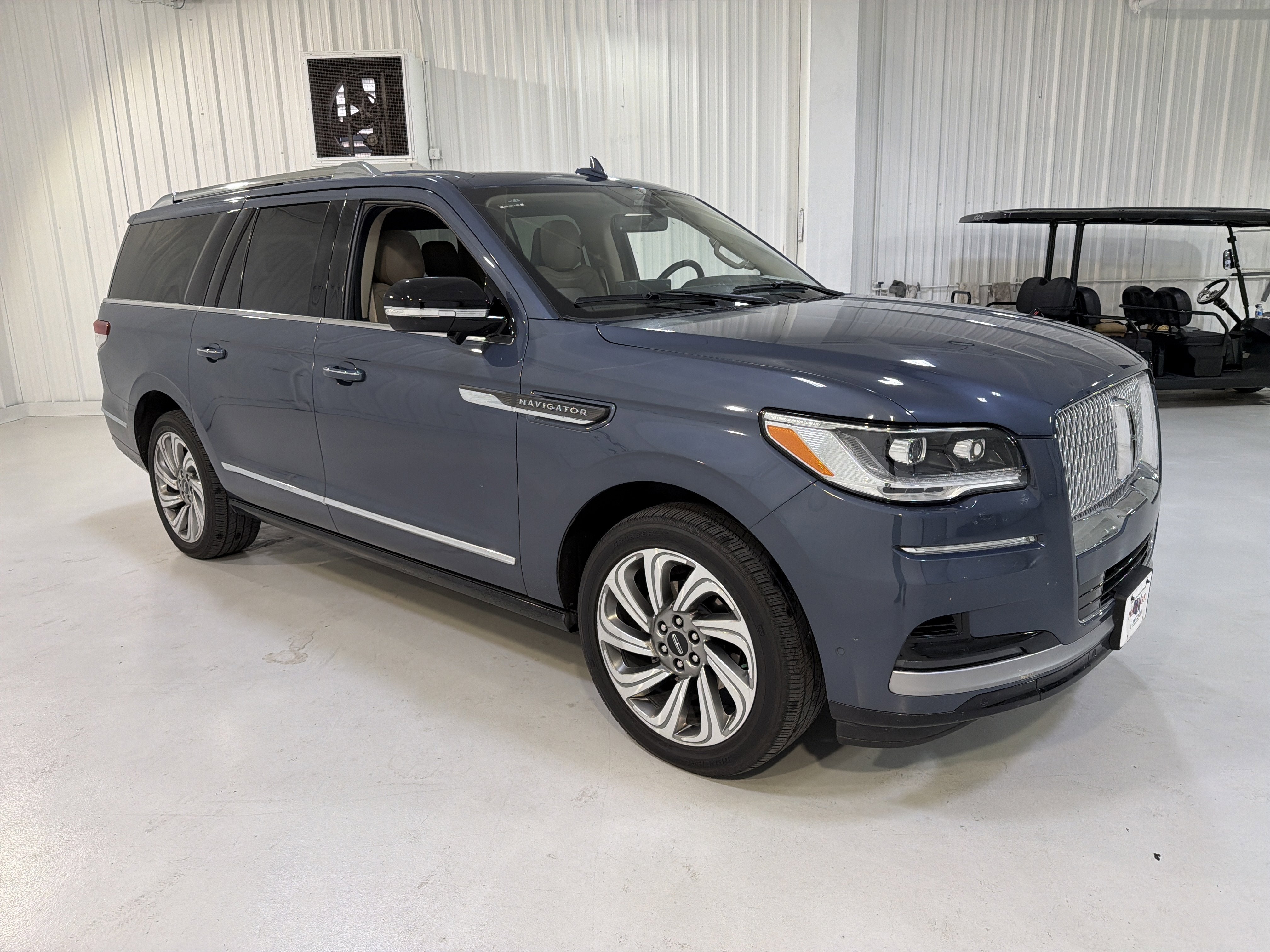 2023 Lincoln Navigator L Reserve