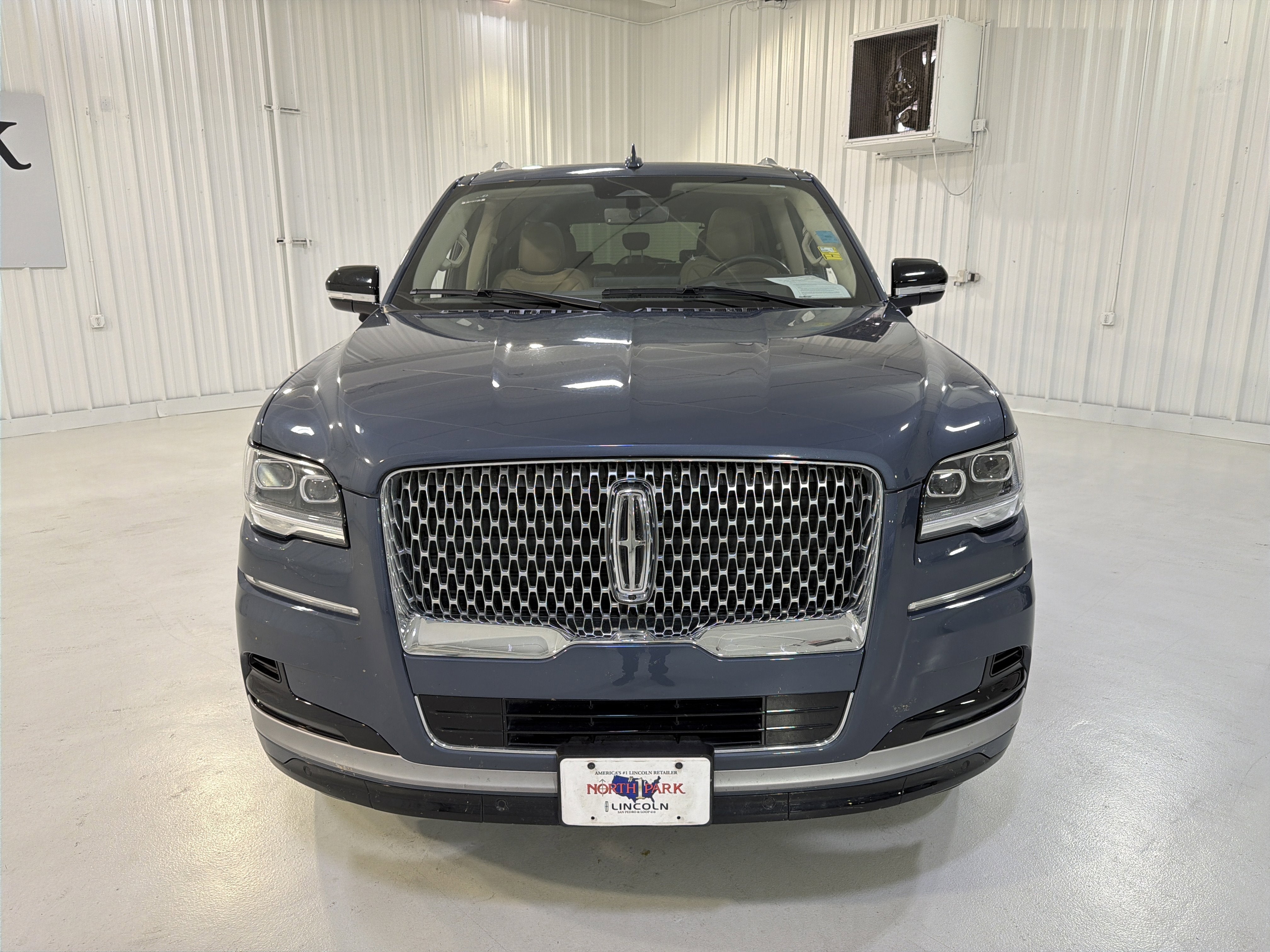 2023 Lincoln Navigator L Reserve